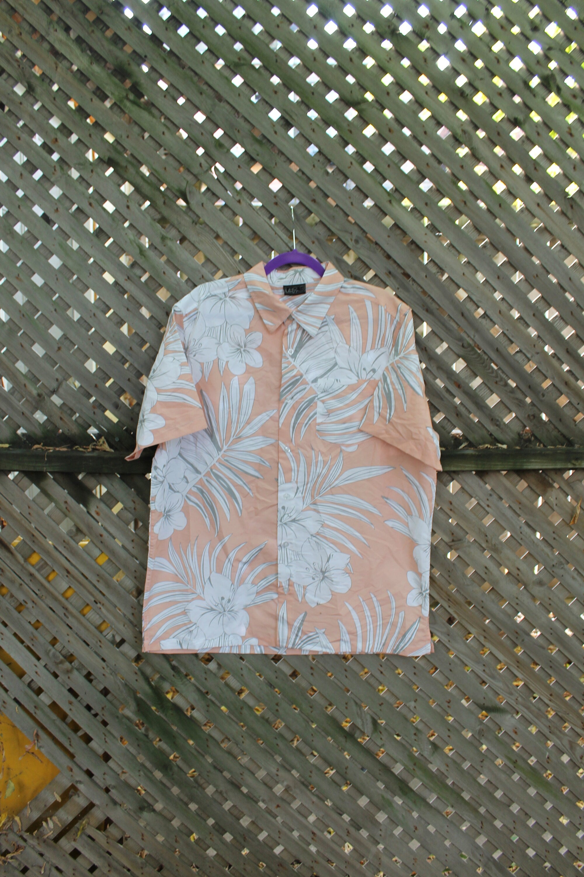 Vintage 1990s Hawaiian Theme Button Up Shirt