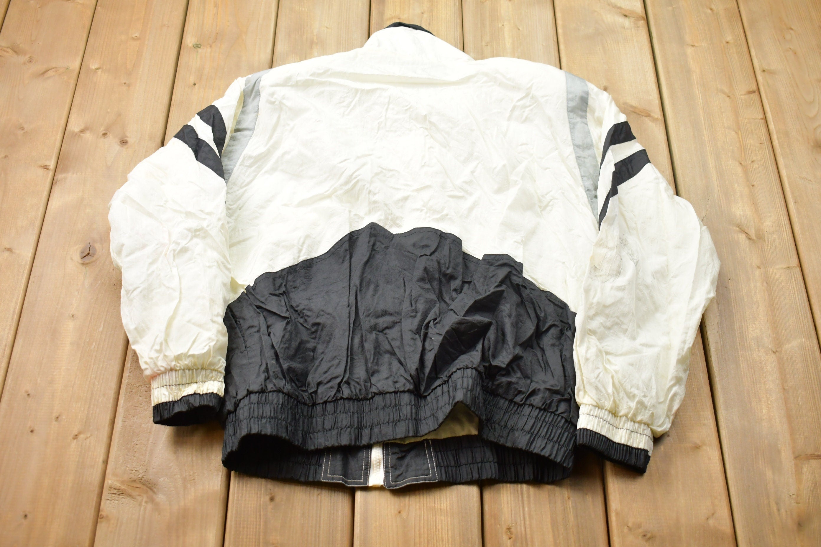 Vintage 1980s Chicago White Sox MLB Windbreaker Jacket