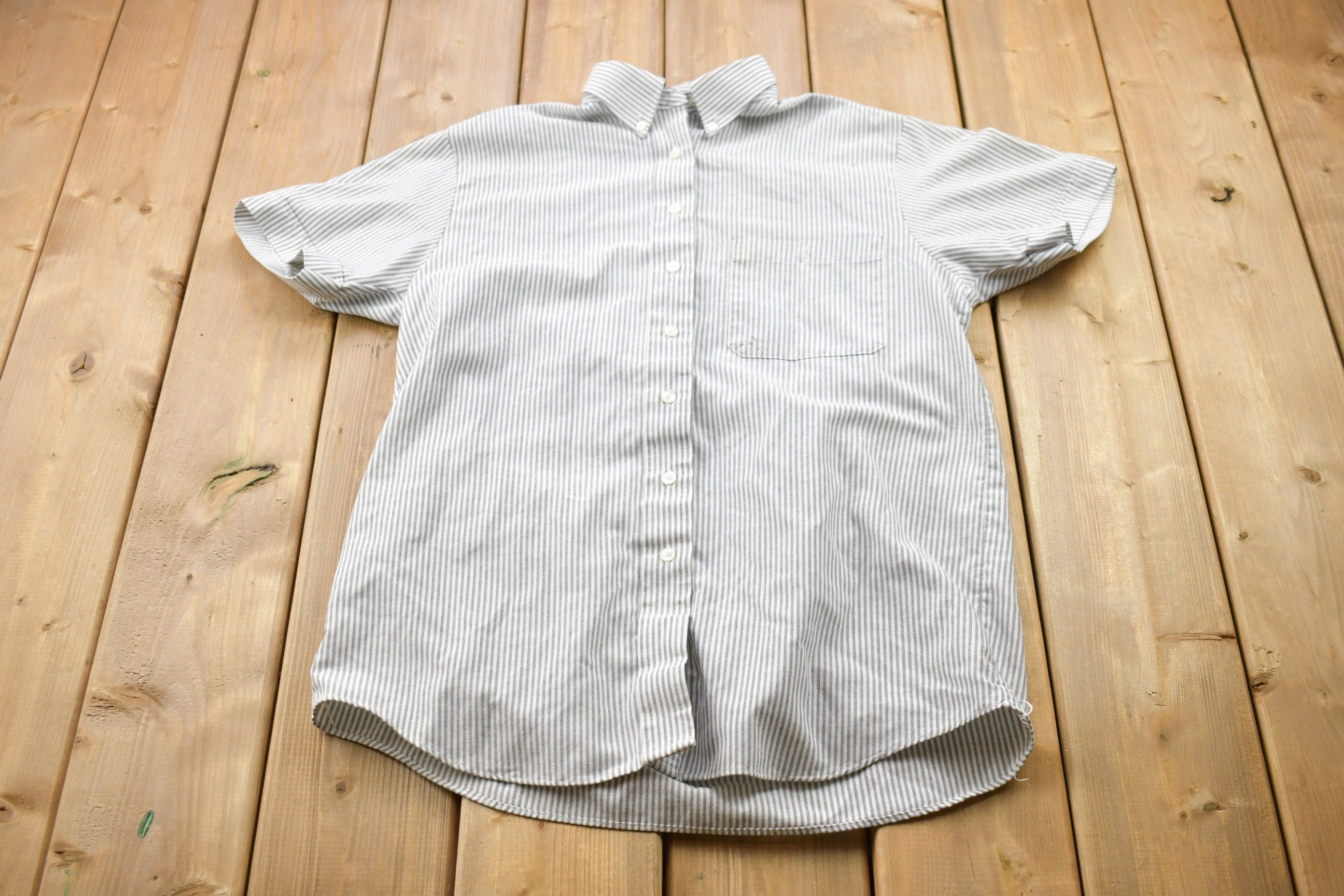 Vintage 1990s Lady Arrow Striped Graphic Shirt