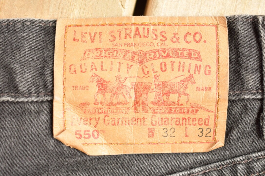 Vintage 1990s Levi's 550 Red Tab Relaxed Fit Jeans Size 31 x 30.5 / 90s Denim / Streetwear / Baggy Jeans / Vintage Levi's / Faded Grey