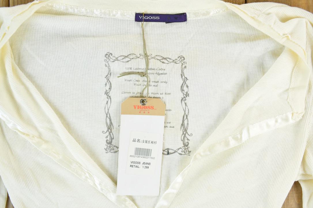 Women Vintage Vigoss Y2K Button Up T-Shirt