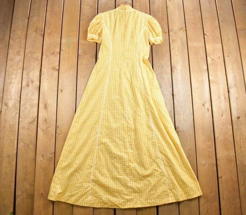 Vintage 1960s Floral Embroidery Dress