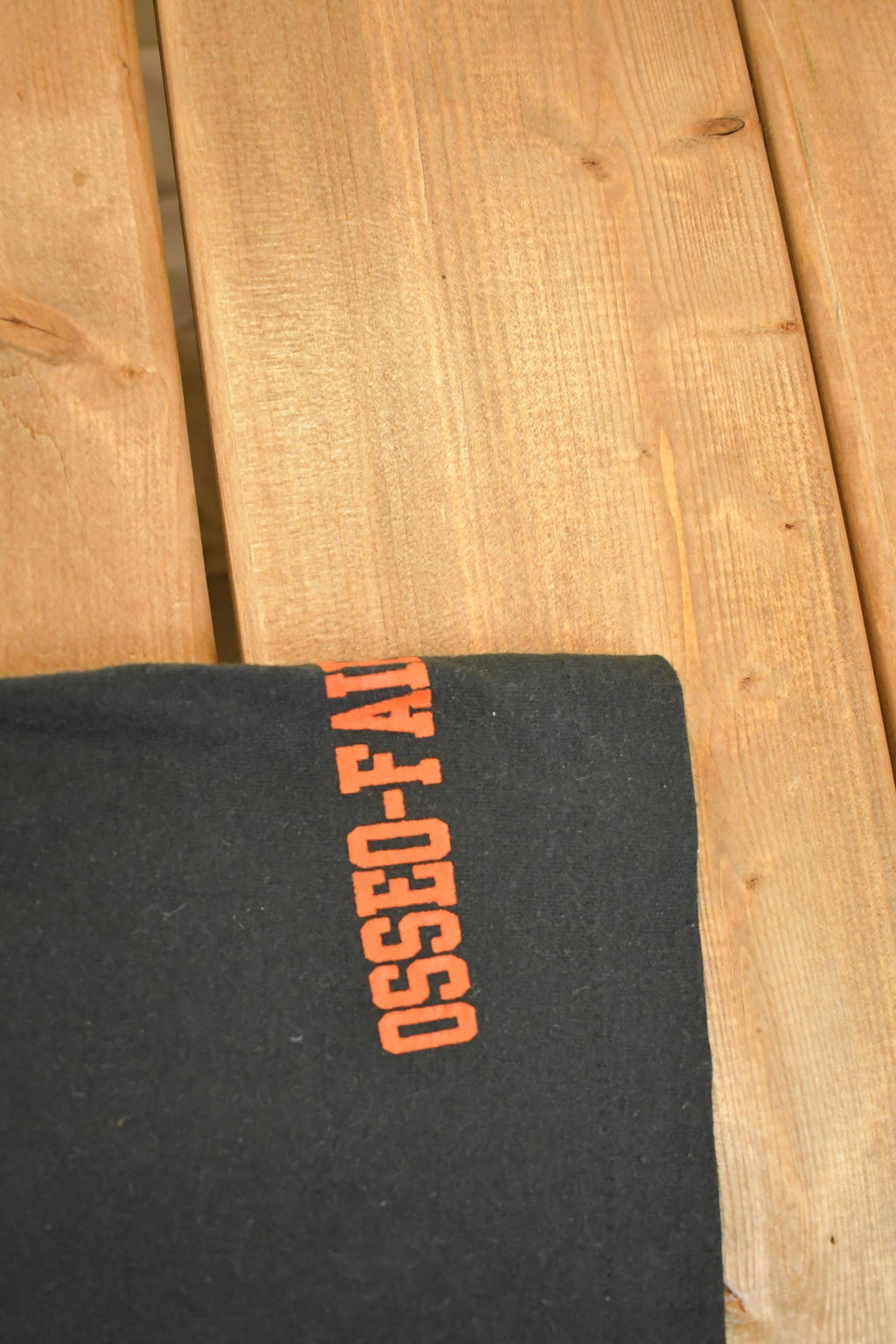 Vintage 1990s Screen Stars Best OSSEO Souvenir Aztec T-Shirt Men's L