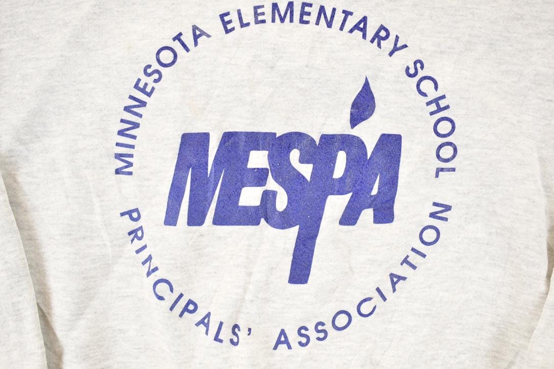 Vintage 1990s Minnesota Elementary School Principals Association Crewneck Sweatshirt Men's L / Made In USA / 90s Destination Sweater