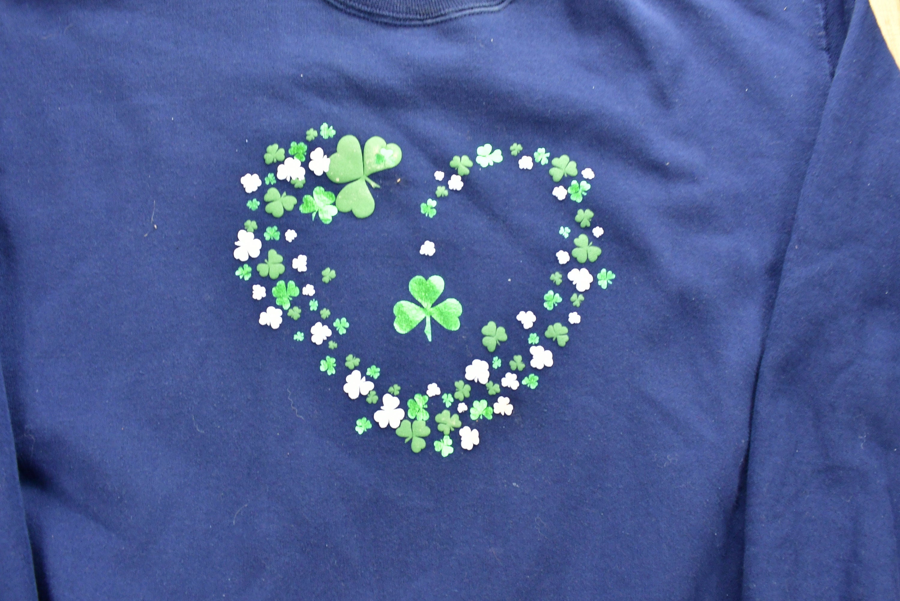 Vintage 1990's Irish Heart Embroidered Crewneck Sweatshirt  90s Crewneck  Souvenir  Athleisure  Streetwear  Travel And Tourism