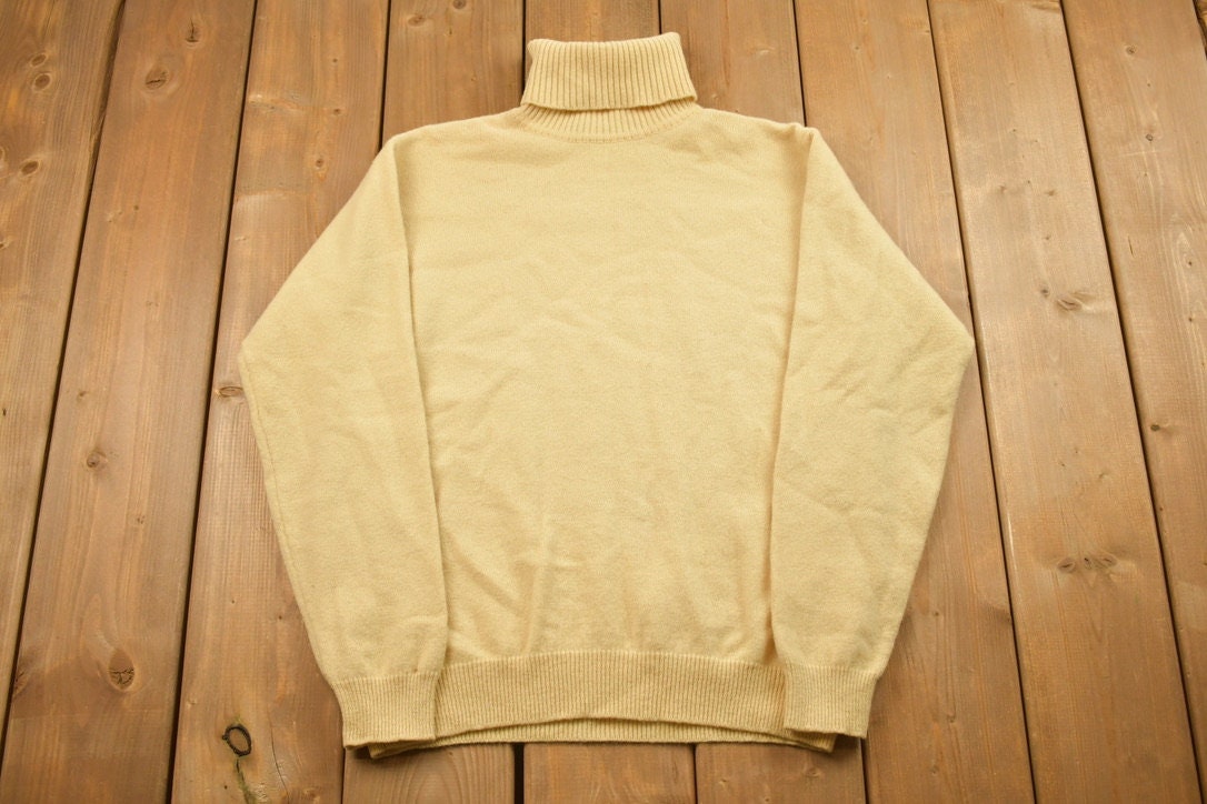Vintage 1990s Knitted Turtle Neck Sweater /