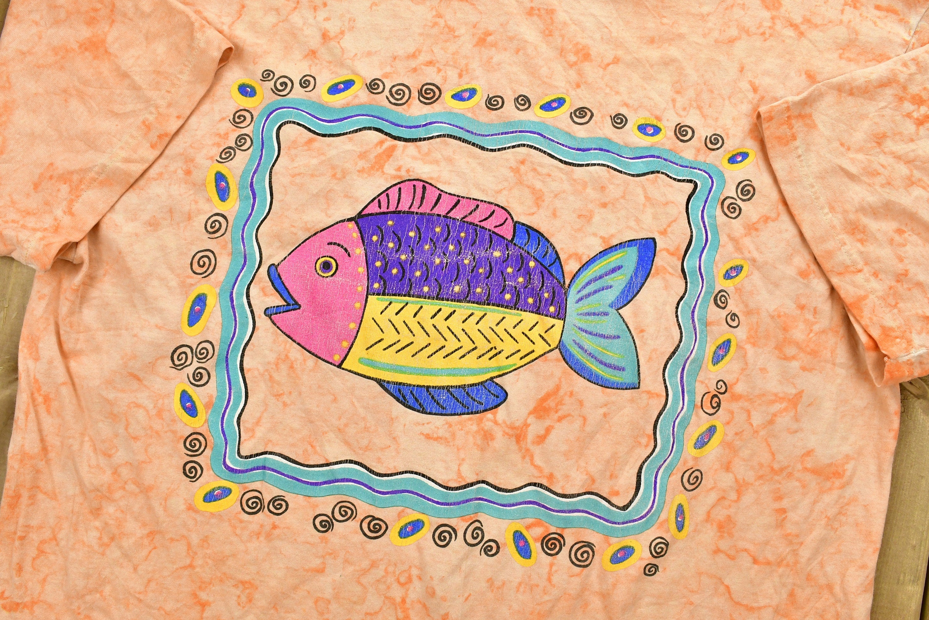 Vintage 90's Fish Graphic Animal T-Shirt