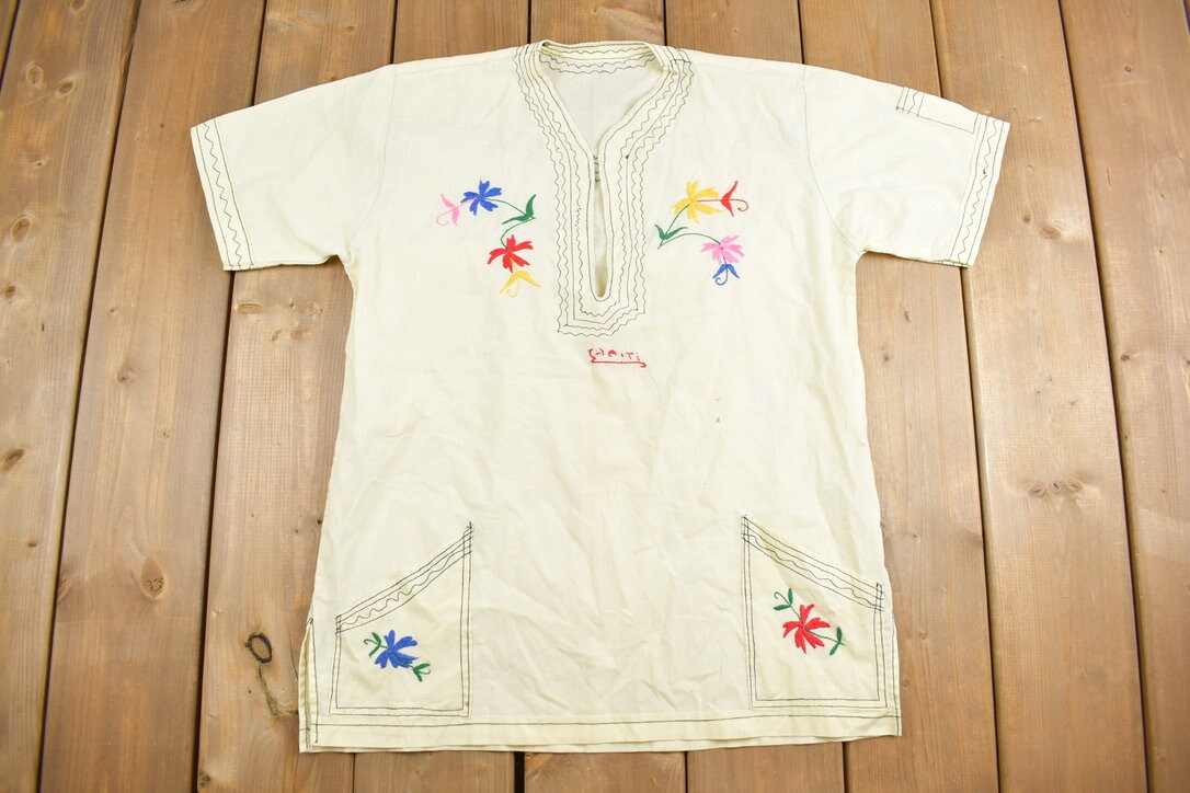 Vintage 1950s Haiti Hand Embroidered Shirt / True Vintage / Retro Style / Hand Stitched / 50s / 60s / 70s