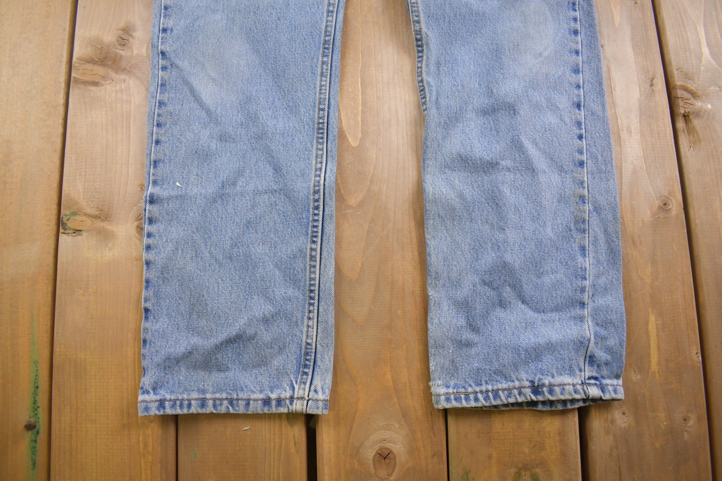 Vintage 1990s Levi's 505 Red Tab Jeans Size 32 x 30