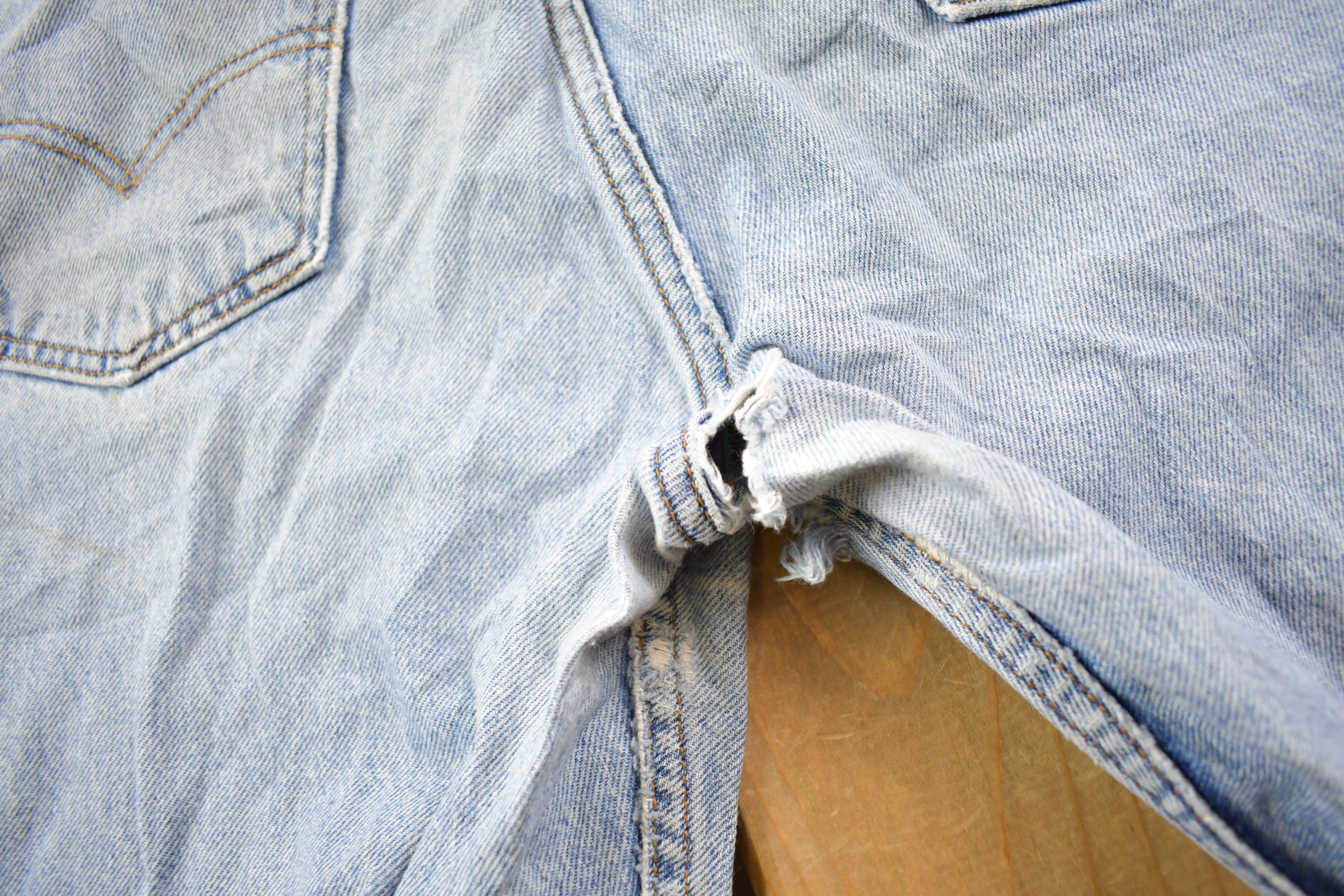 Vintage 1990s Levi's 505 Light Wash Jeans Size 36 x 32
