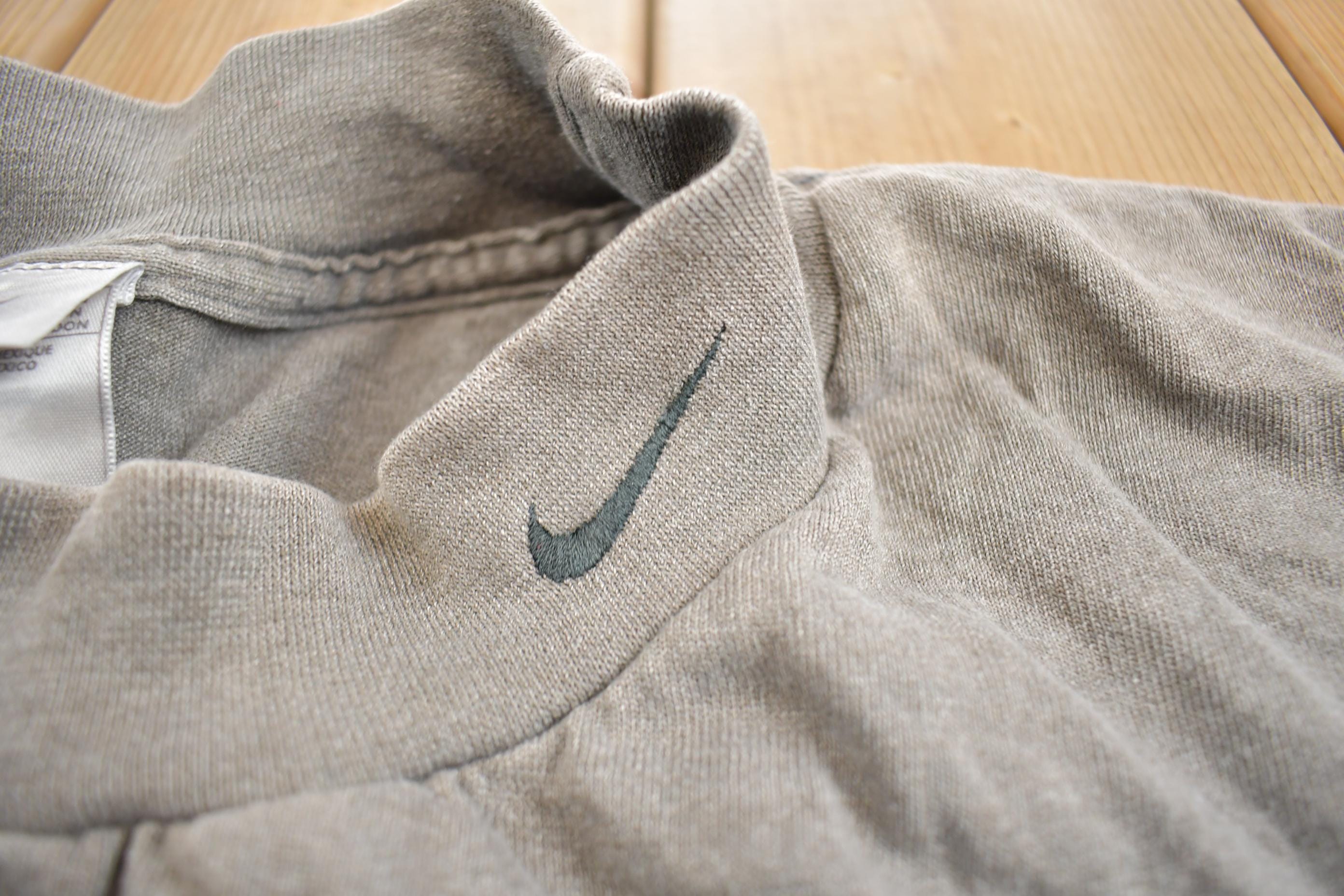 Vintage 2000s Nike Embroidered Mini Swoosh Turtleneck Sweatshirt