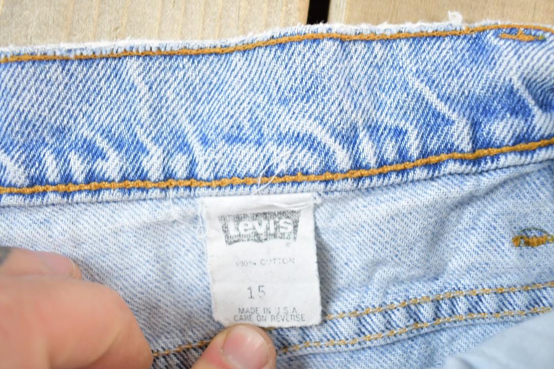 Vintage 1990s Levi Strauss Red Tab Denim Jeans Size 30 x 28 Made In USA