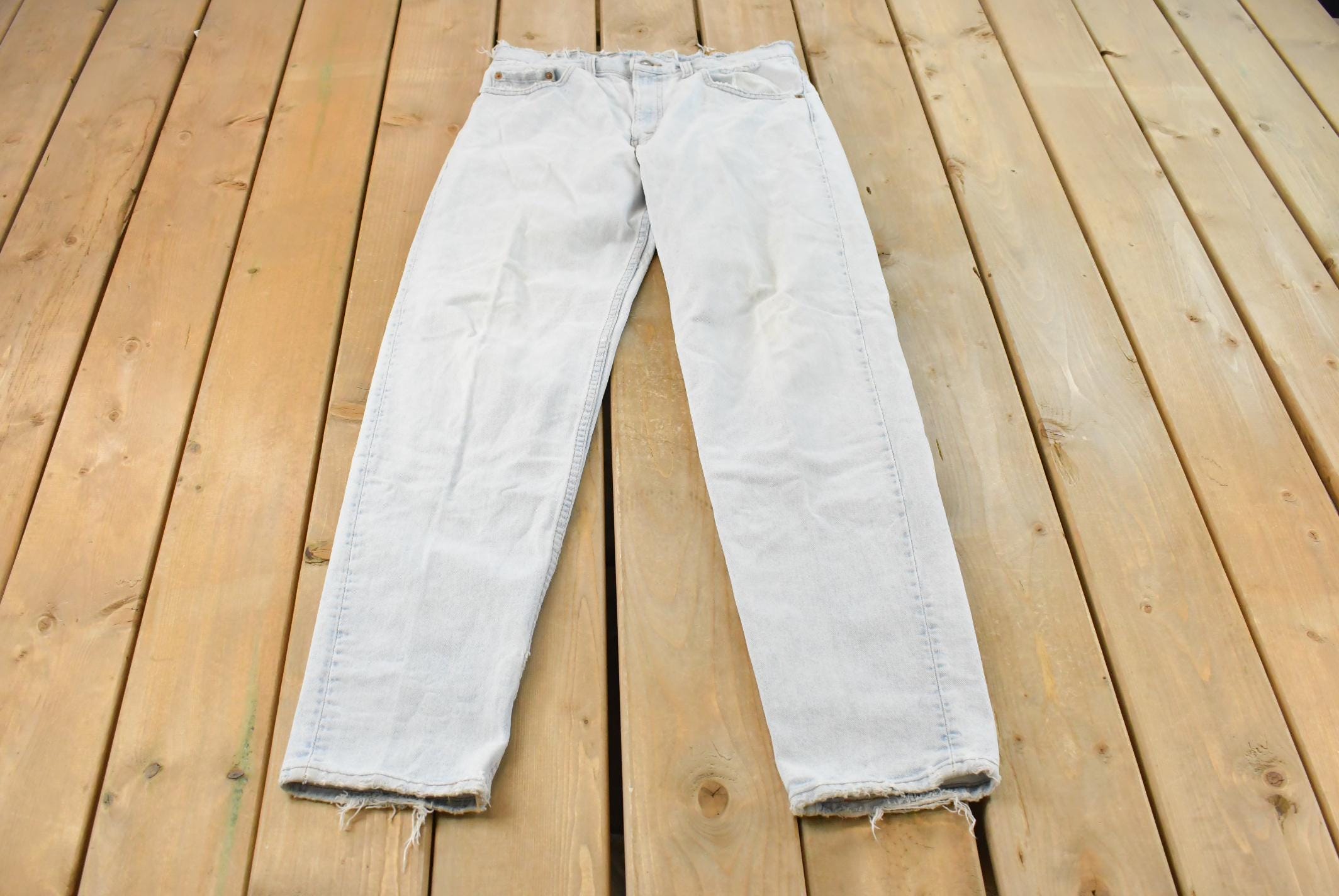 Vintage 1990s Levi's 550 Relaxed Tapered Fit Denim Jeans Men's 32 x 32.5 / 90s Levi's / Distressed Sun Faded Jeans / Made in USA