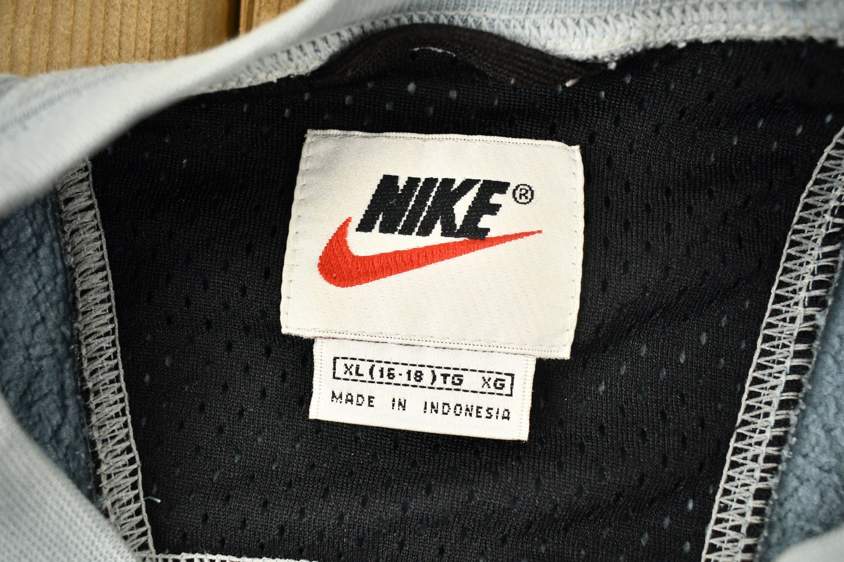 Vintage 1990s Nike Embroidered Logo Youth Size Crewneck Sweatshirt