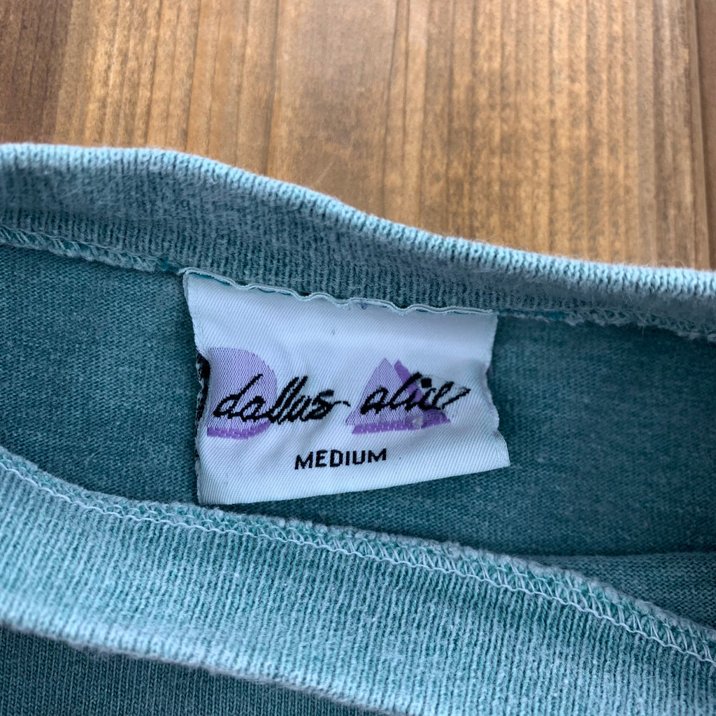 Vintage 90's Embroidered Dolphins T-Shirt