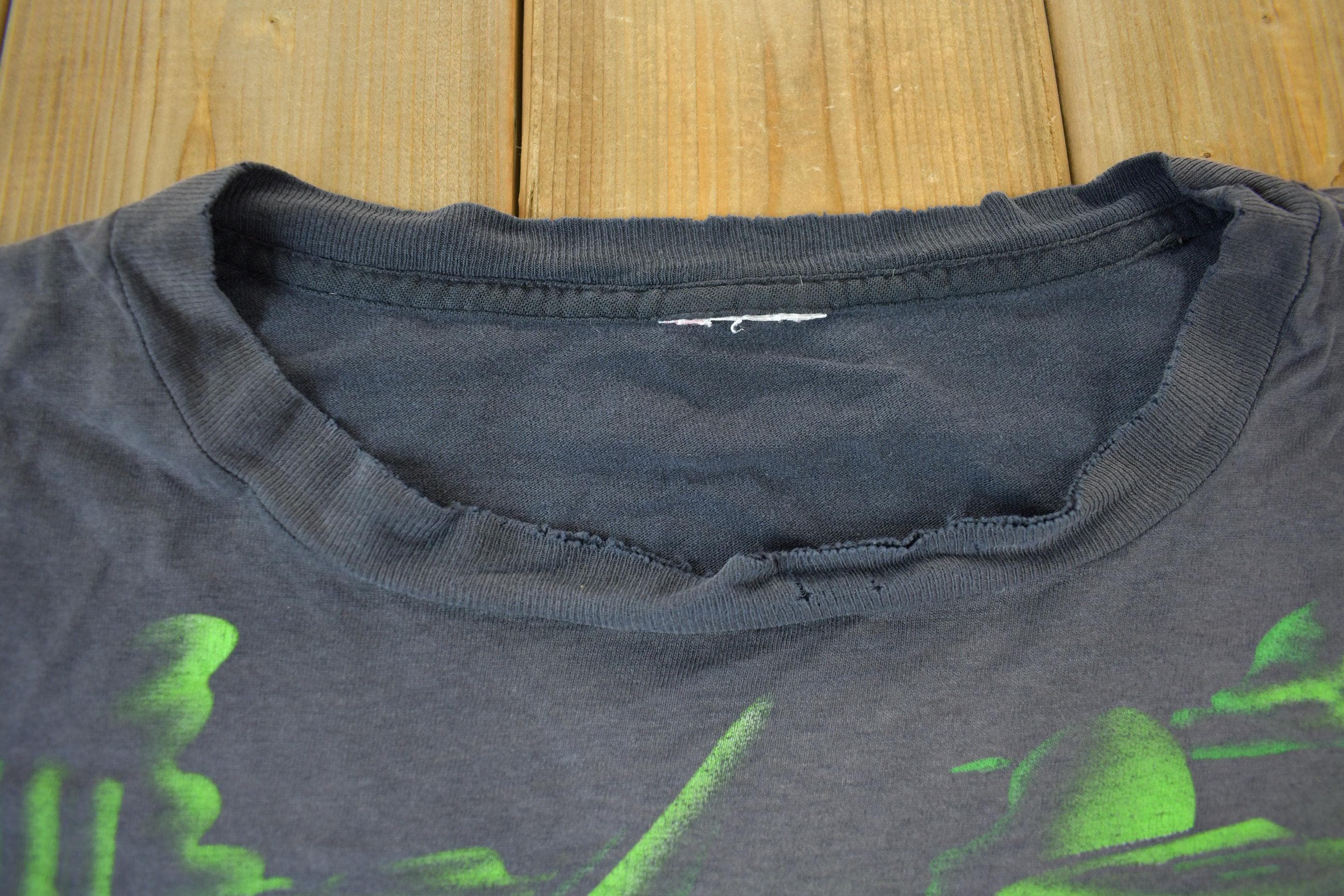 Vintage 90s Looney Tunes T Shirt Wile E Coyote All Over Print Men's 2XL