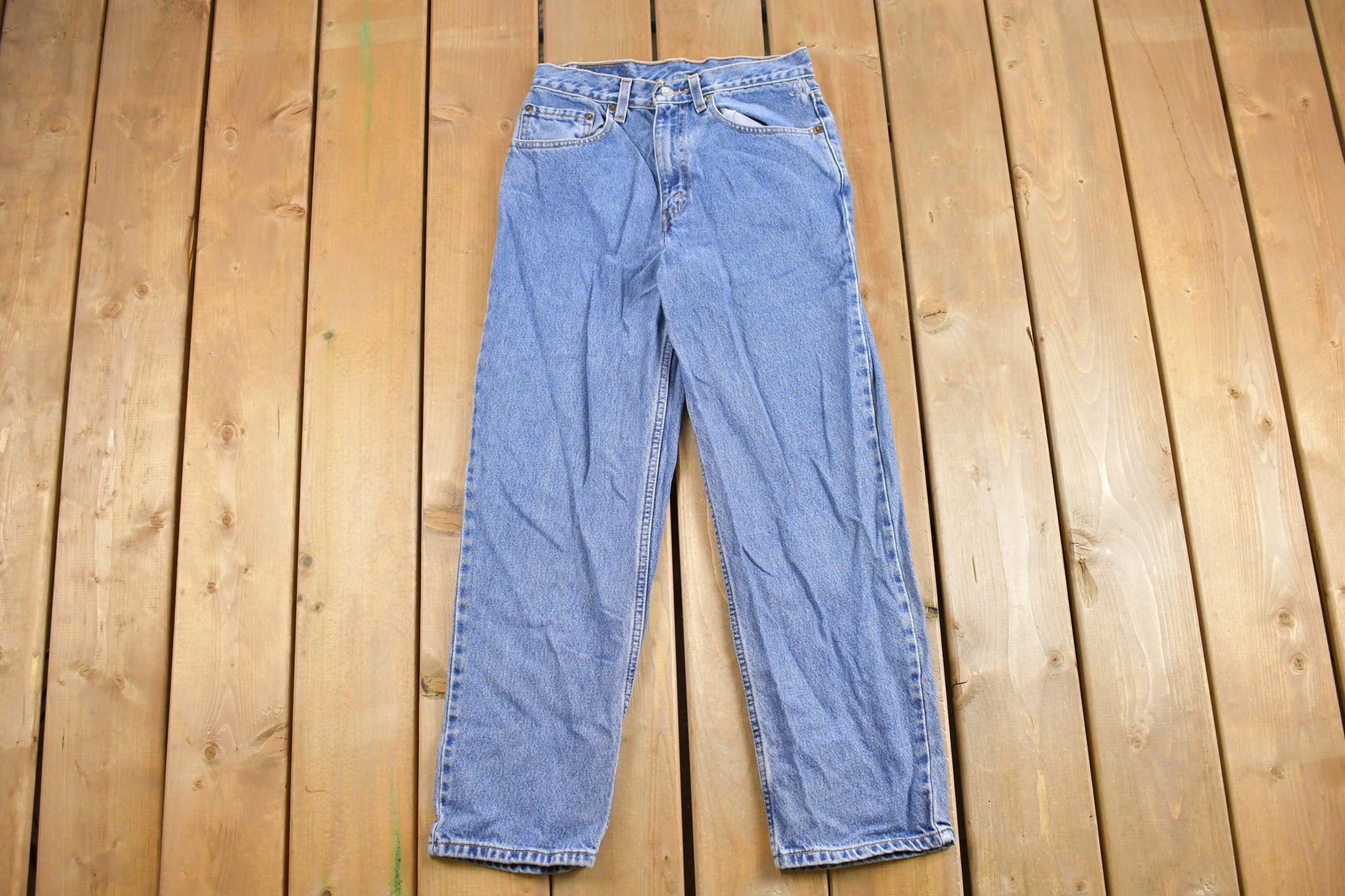 Vintage 1990s Levi's 550 Red Tab Jeans Size 27 x 26.5 / Mid Wash / Levis / Streetwear / 90s Denim / Clothing / Student Fit