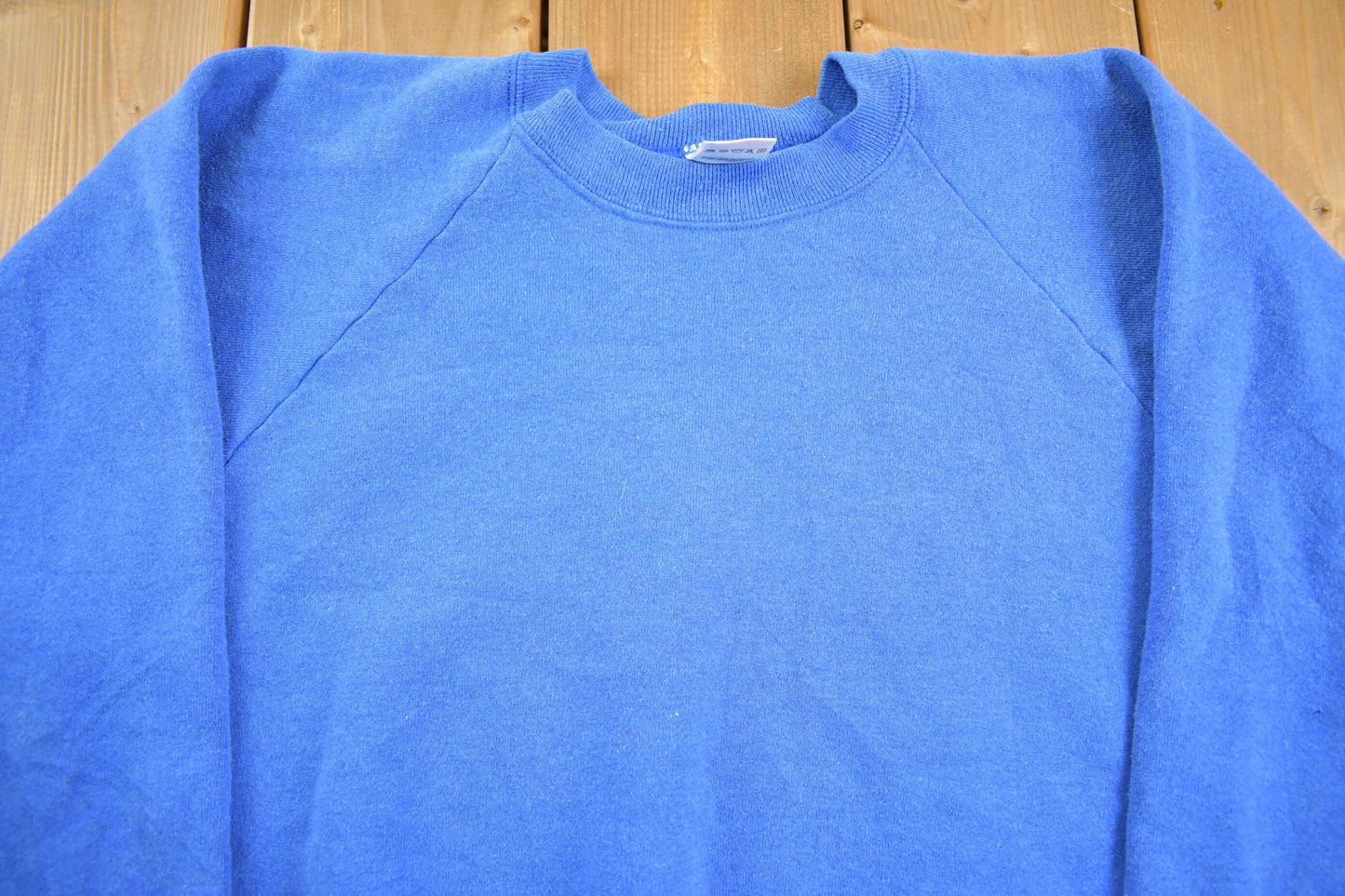 Vintage 1980s Fruit Of The Loom Blank Blue Raglan Crewneck Sweatshirt / 80s Crewneck / Made In USA / Athleisure / Streetwear / 80s Blank