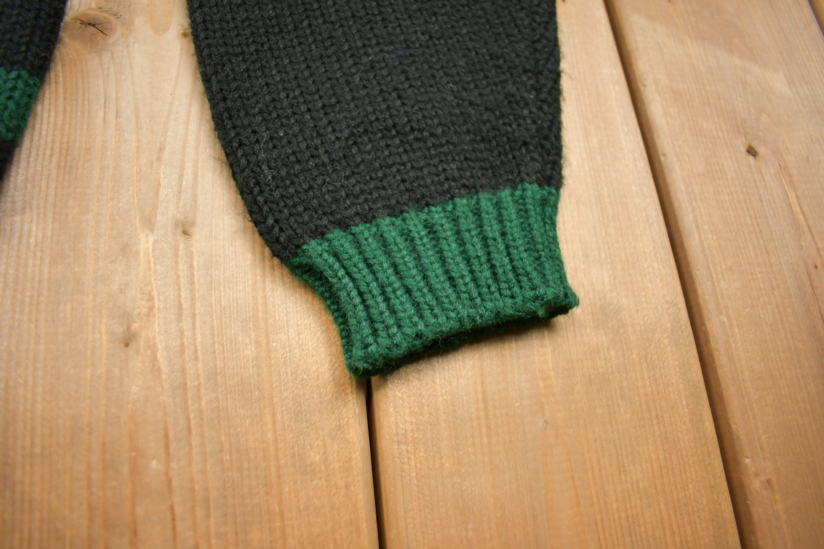 Vintage 1990s Knitted Crewneck Sweater /