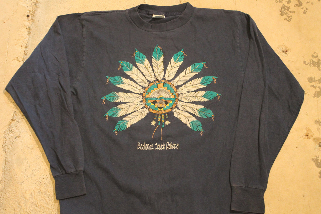 Vintage Badlands South Dakota Long Sleeve Souvenir T Shirt Graphic / Dream Catcher / Feathers Print / 80s / 90s / Made In USA