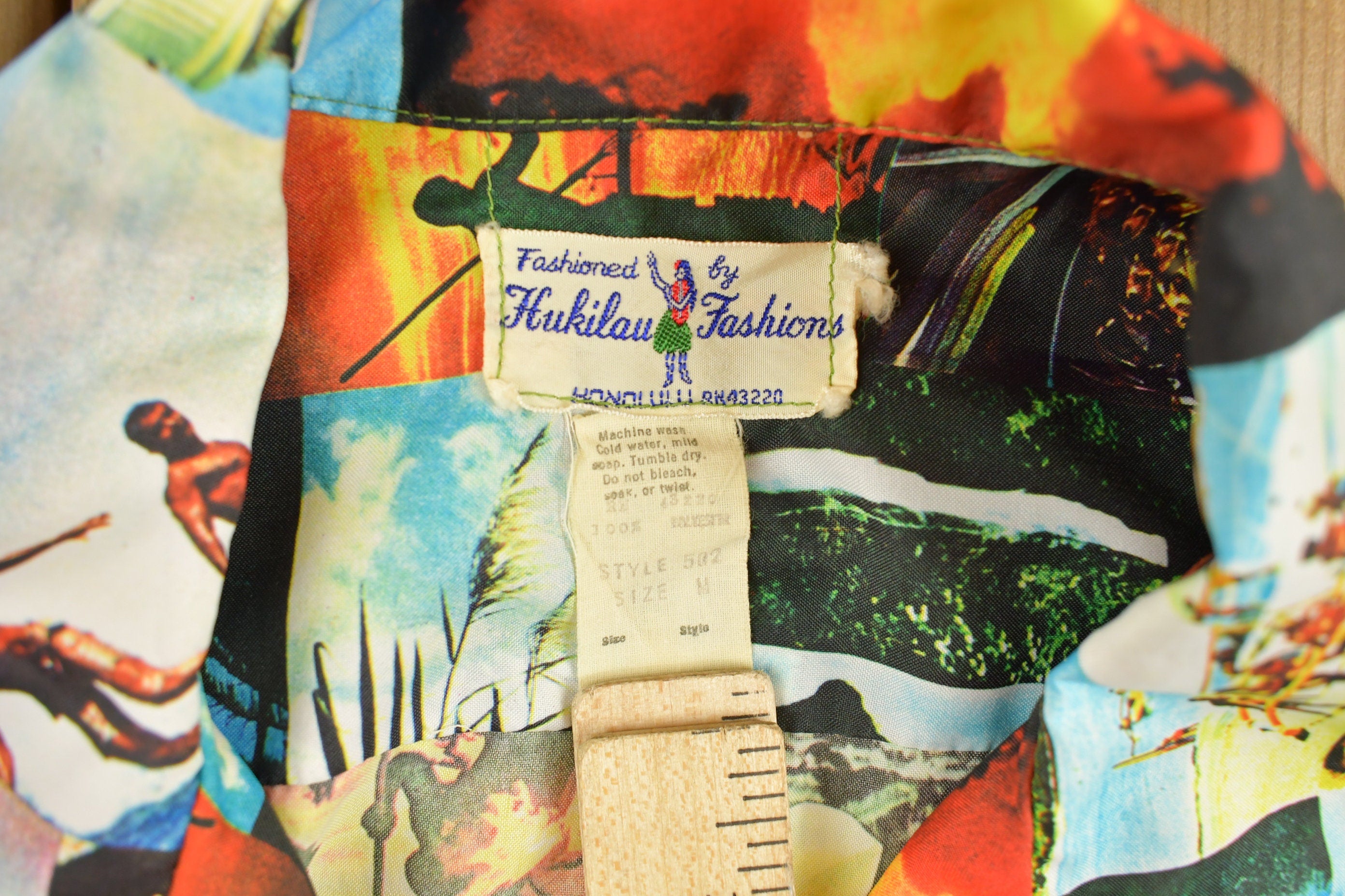 Vintage 1970s Hukilau fashions Picture Button Up Hawaiian Shirt