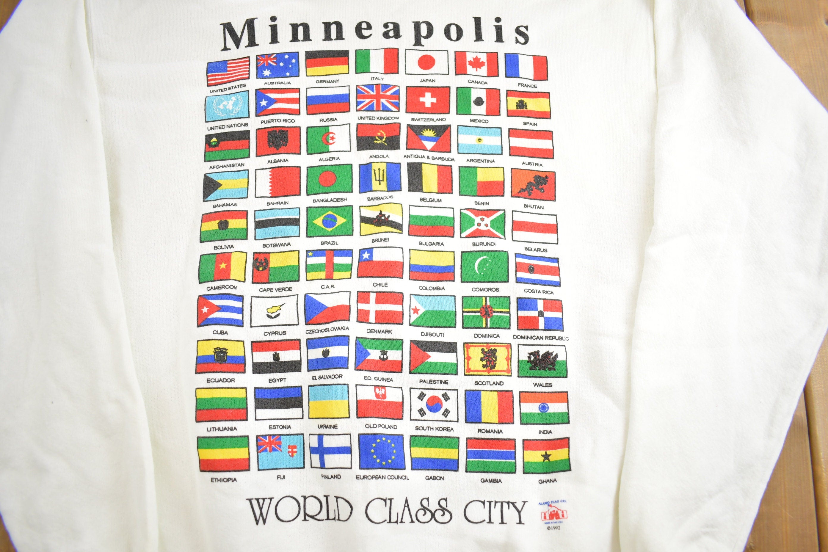 Vintage 1992 Minneapolis World Class City Souvenir Travel Sweatshirt Made In USA