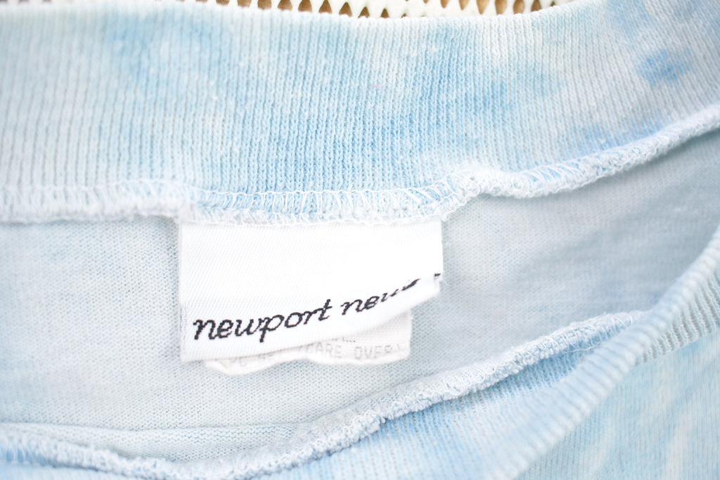 Vintage 1990s Newport Tie-Dye Wreath Graphic T-Shirt