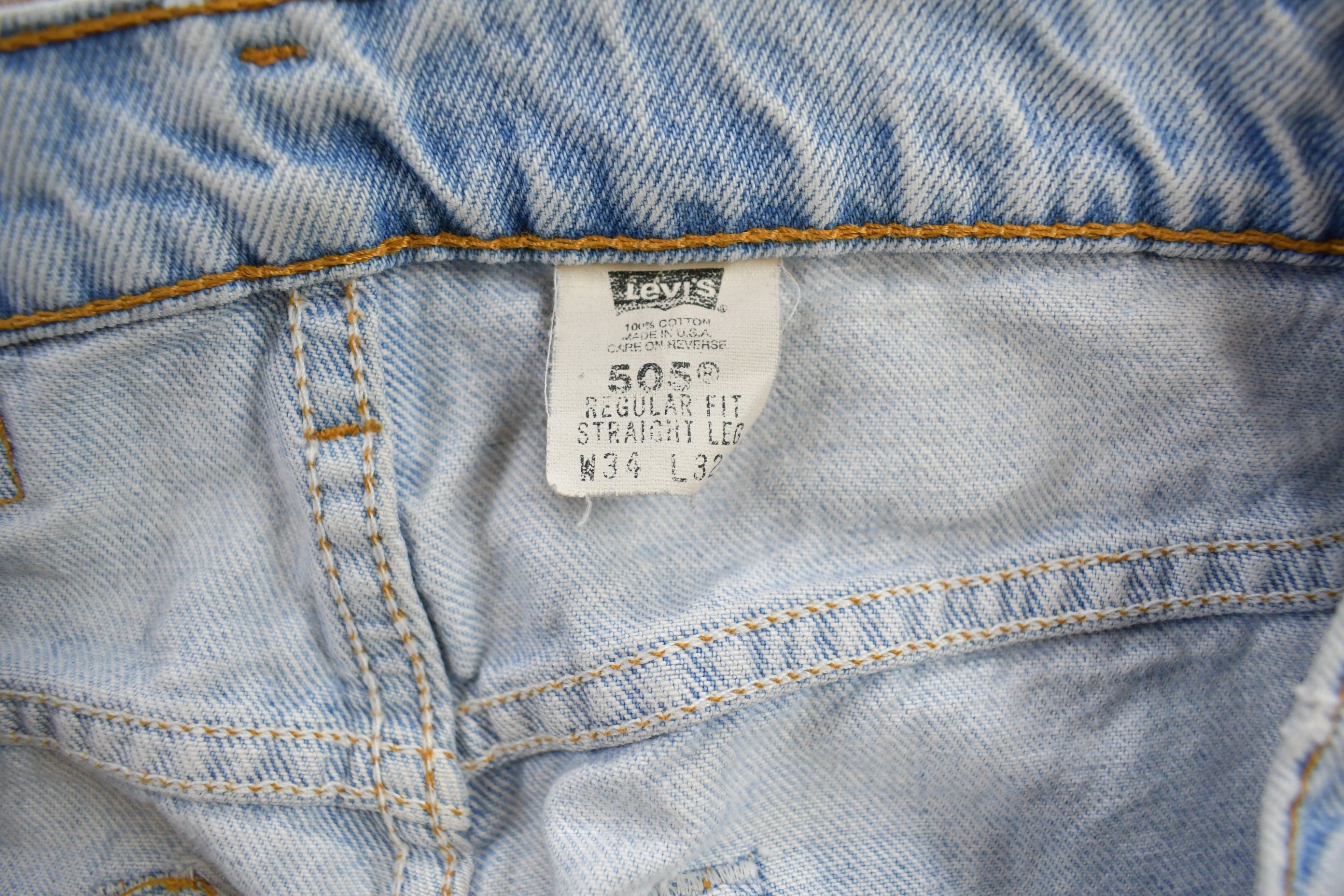 Vintage 1990s Levi's Light Wash 505 Jeans Size 34 x 32