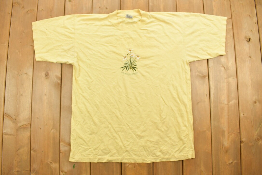 Vintage 1990s Grossglockner Embroidered Floral Graphic T-Shirt