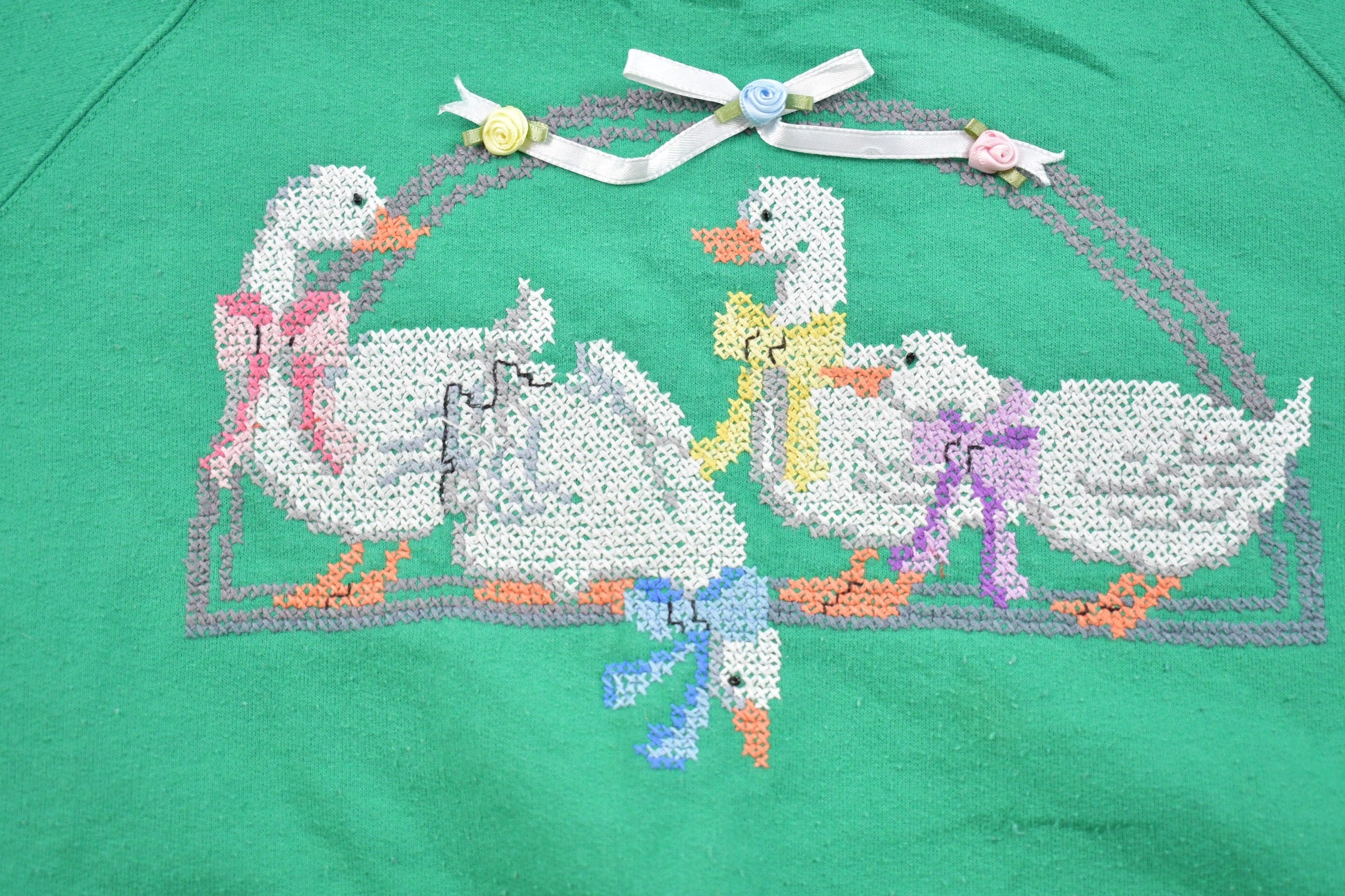 Vintage 1990s Ducks Embroidered Crewneck / 90s Crewneck / Nature / Animals / Vintage Sweatshirt / American Streetwear / Pullover Sweatshirt