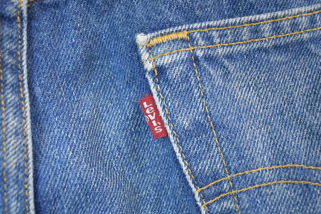 Vintage 1990s Levi Strauss Red Tab 505 Regular Fit Straight Leg Denim Jeans Size 33 x 30