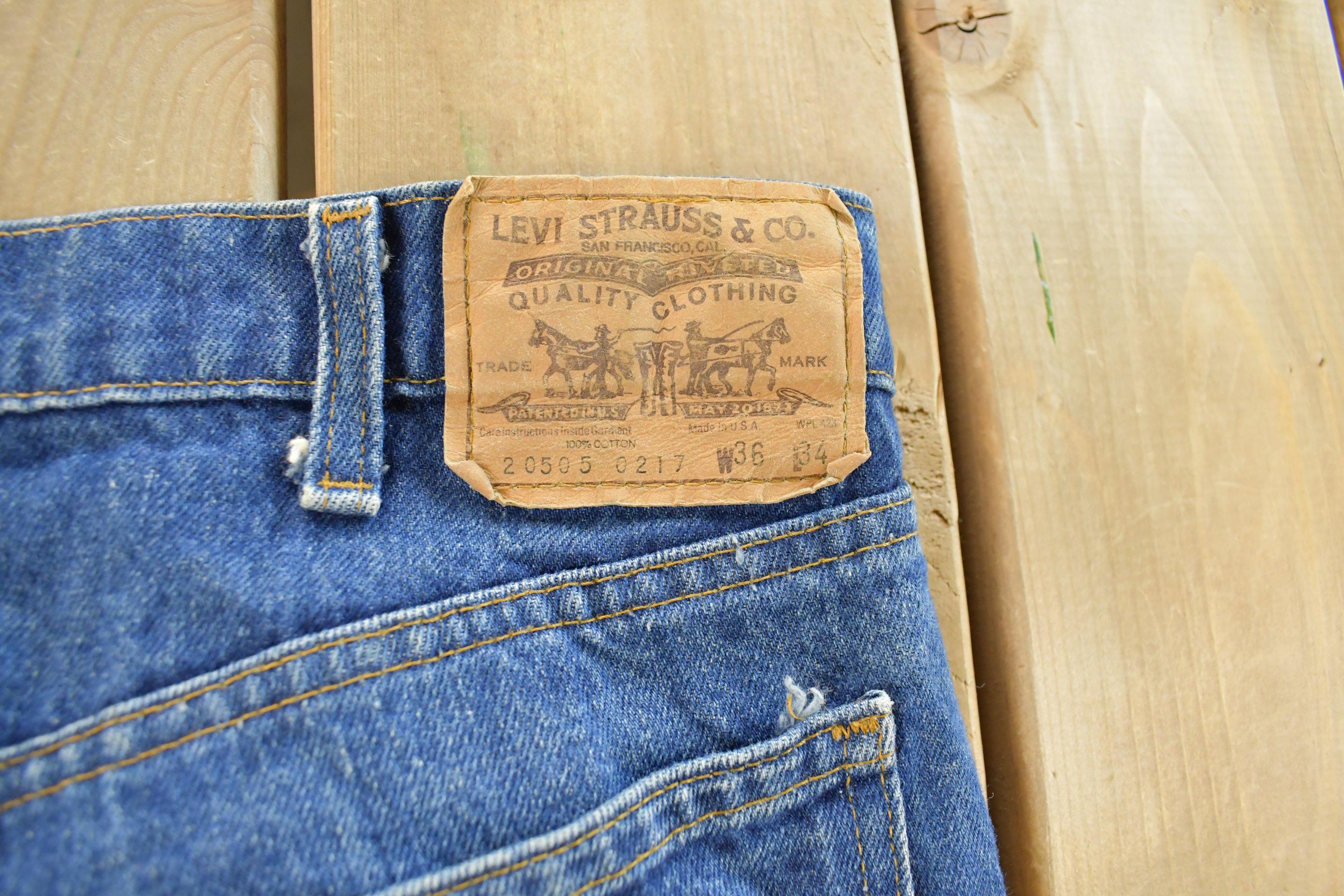 Vintage 1990s Levi's Straight Fit Denim Jeans Men's Size 34 x 34