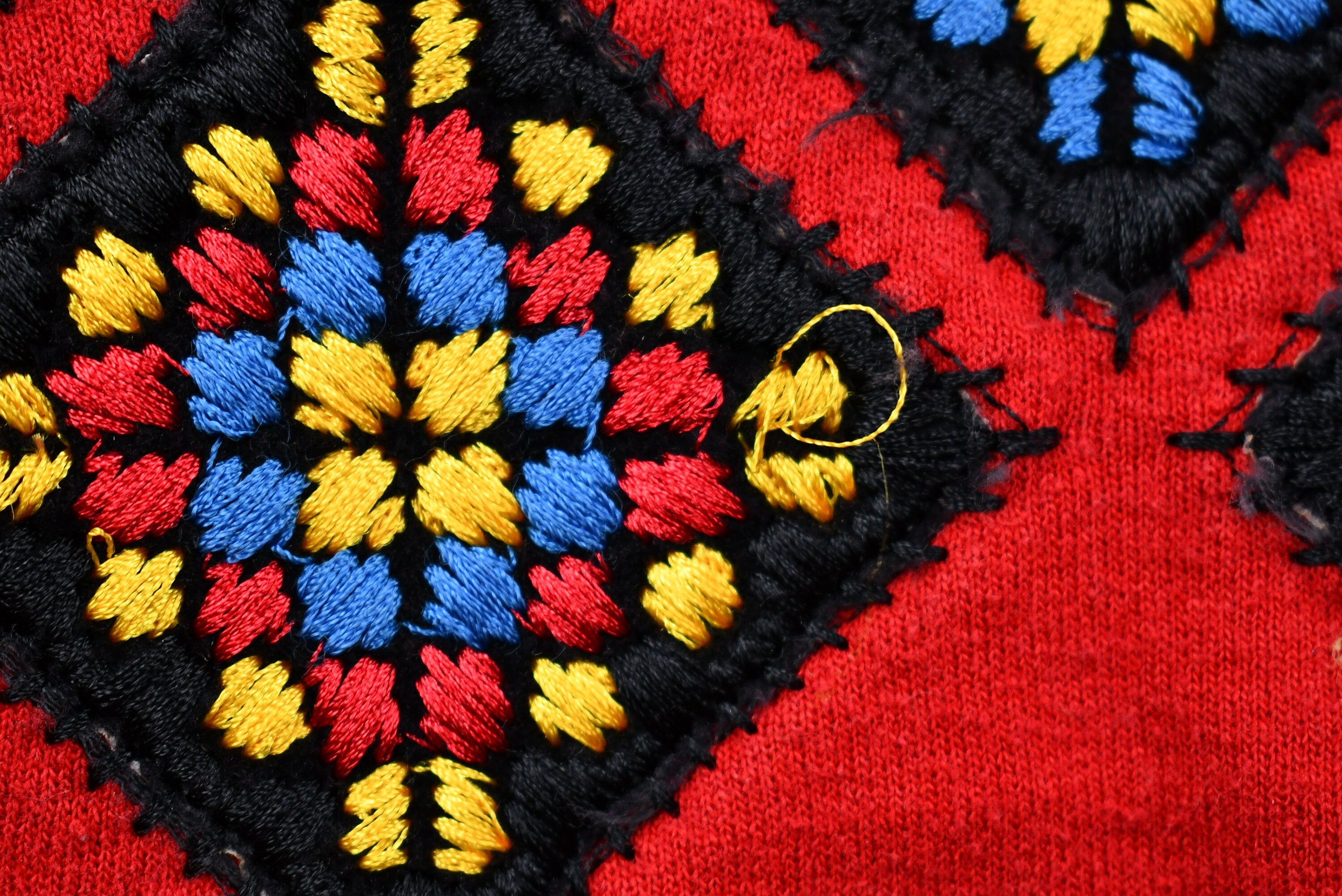 Vintage 1990s Granny Square Embroidered Crewneck Sweatshirt