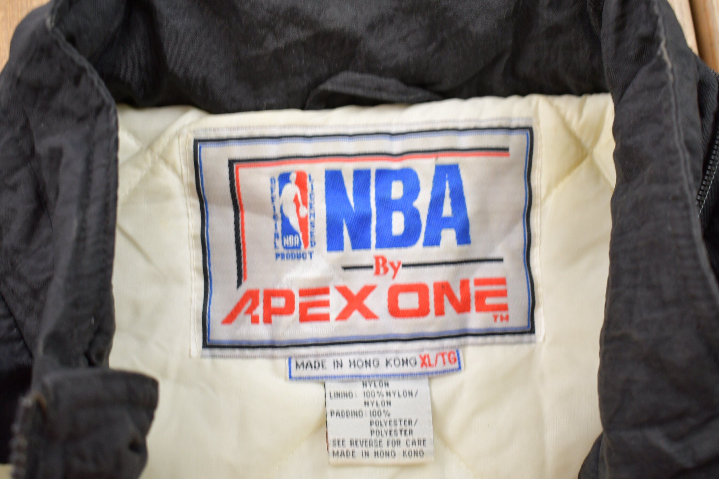 Vintage 1980s Chicago Bulls NBA Apex One Full Zip Puffer Jacket
