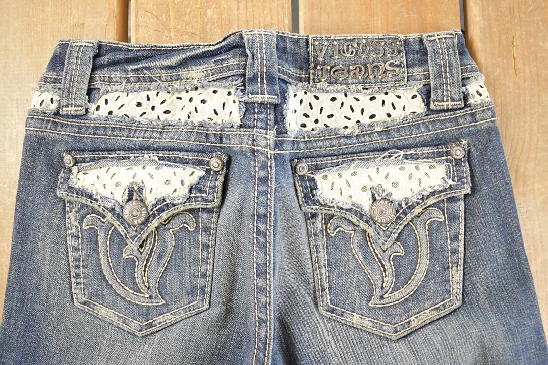 Vintage Deadstock Y2K Vigoss Bedazzled Bootcut Low Rise Jeans Women's Size 26 x 32