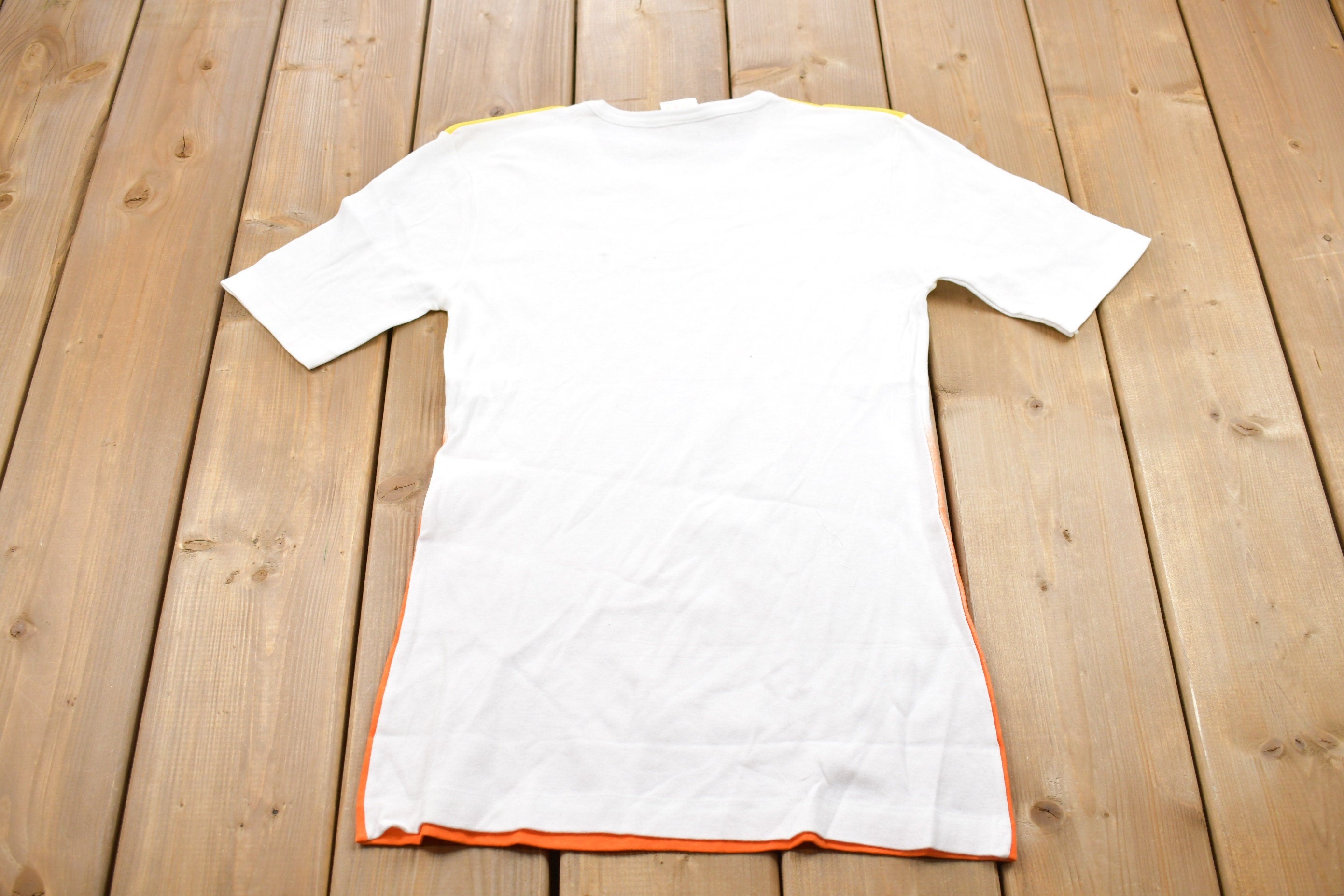 Vintage 1970s Contrast Faded Graphic T-Shirt