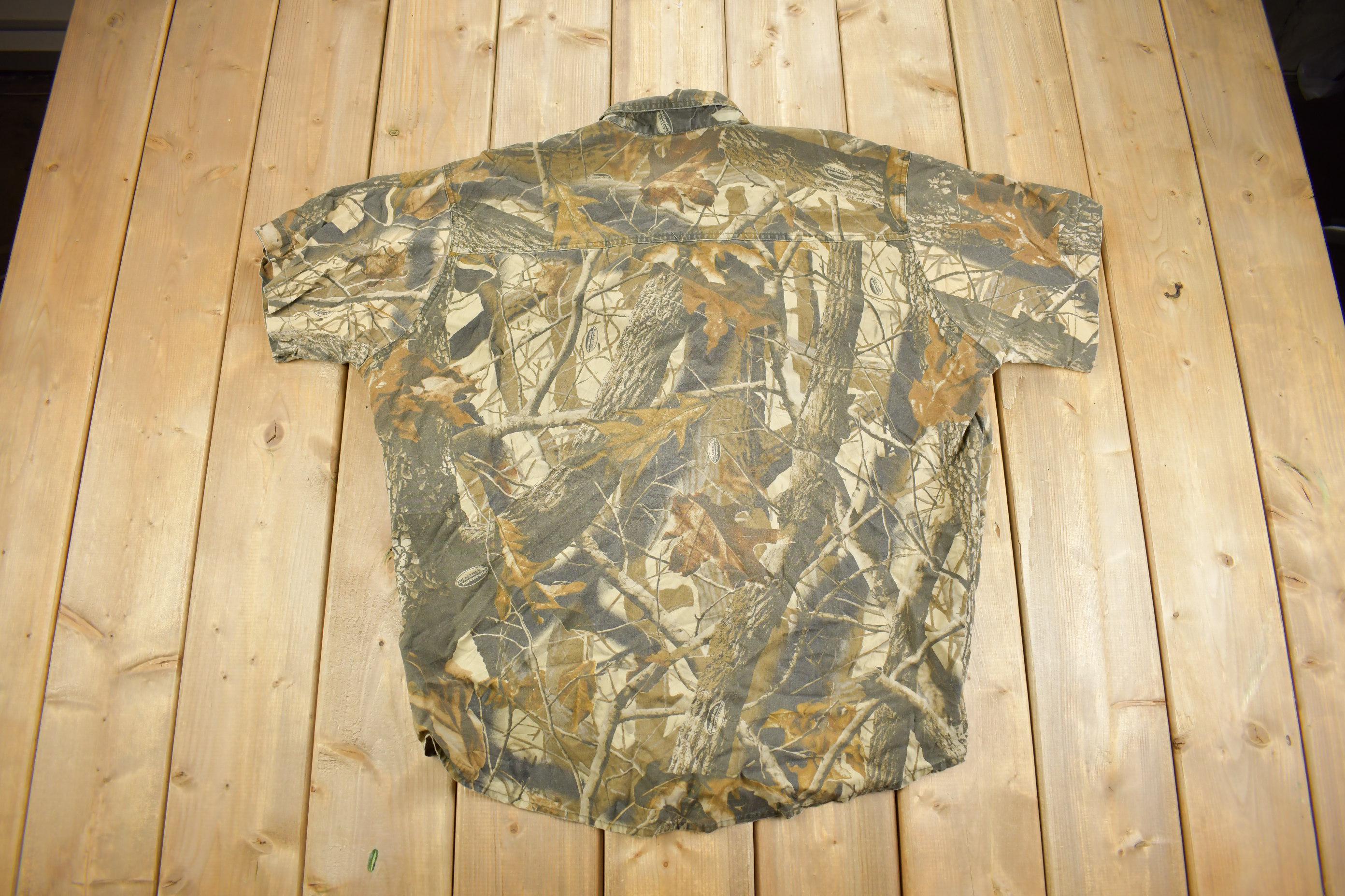 Vintage 1990s Woolrich Real Tree Forest Camo Short Sleeved Button Up Shirt