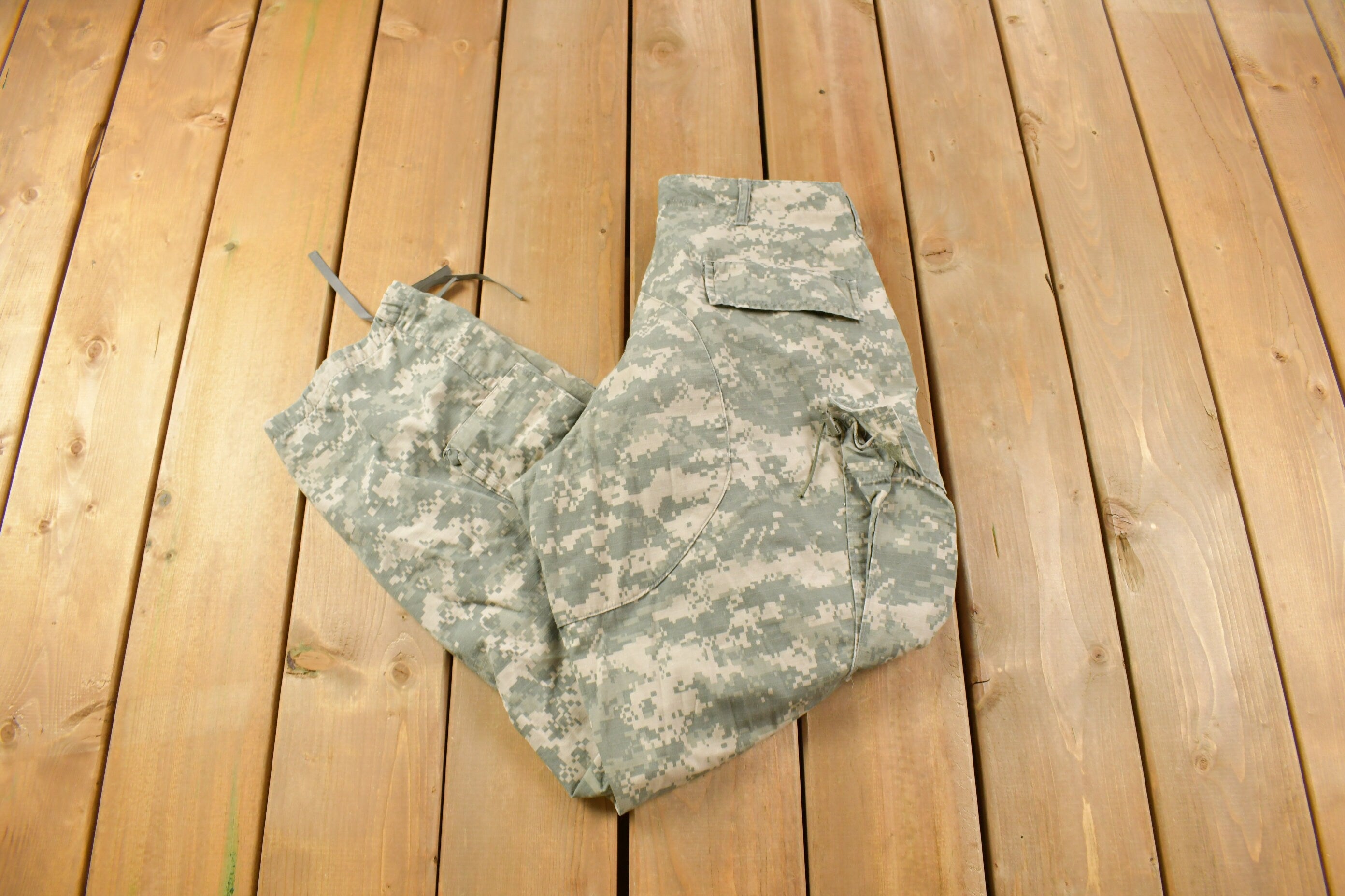 Vintage 2000 Military Digital Camouflage Cargo Pocket Pants Size 32 x 28
