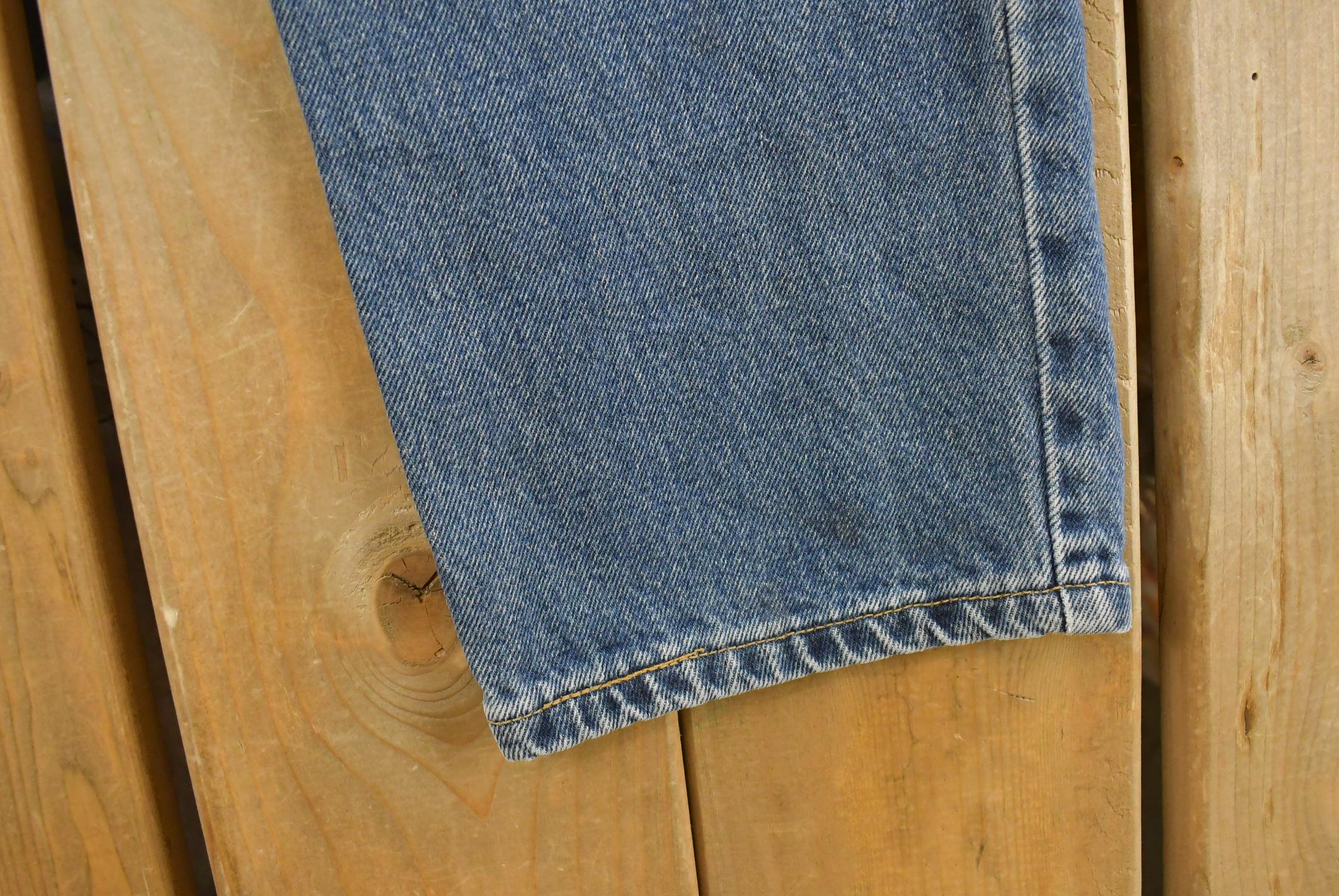 Vintage 1990s Levi's 550 Relaxed Fit Denim Jeans Men's 28 x 31 / 90s Levi's / Streetwear / Made in USA