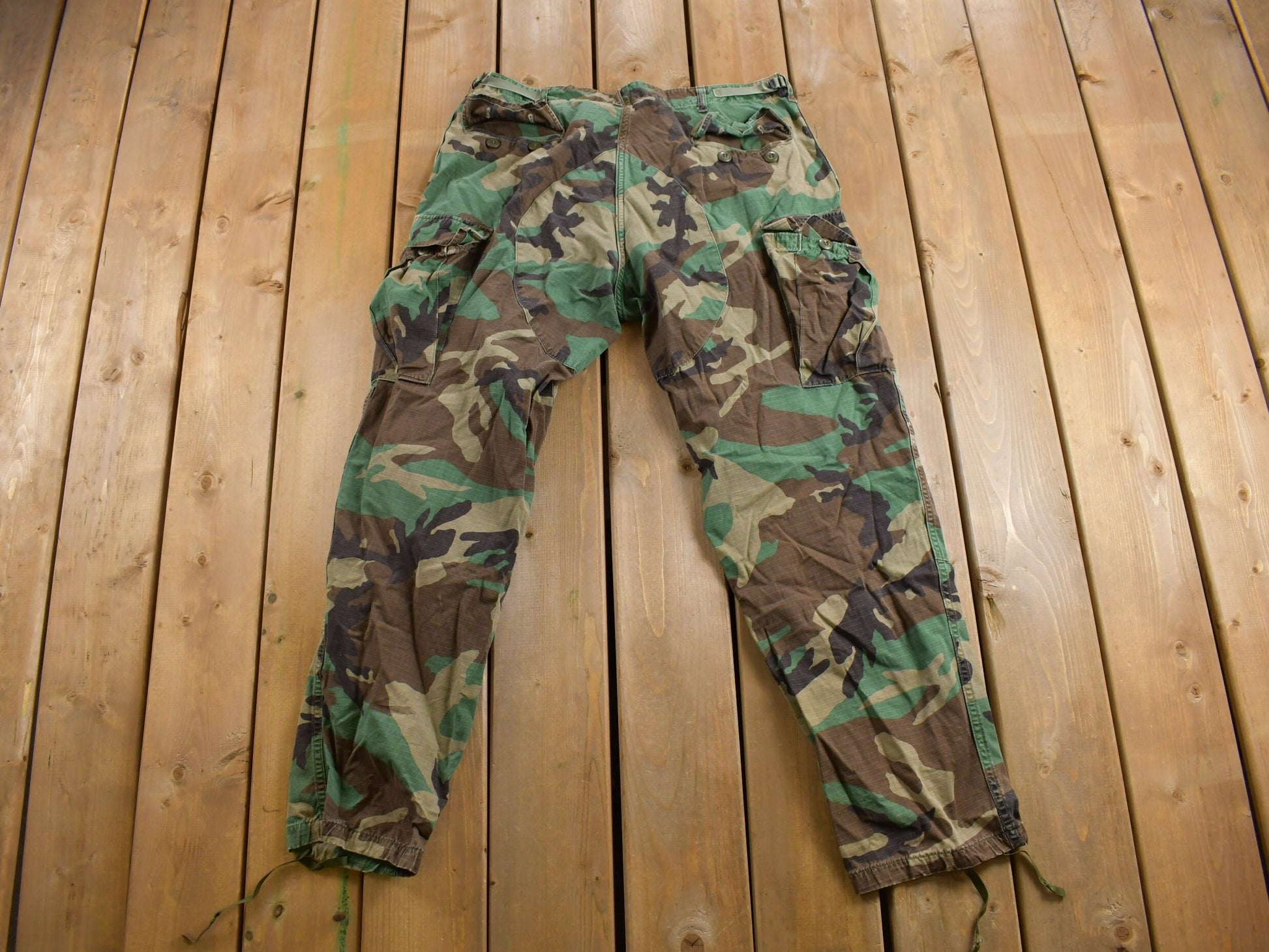 Vintage 1990s Army Woodland Camouflage Cargo Pants Size 35 - 39 x 31 / Army Pants / Military Pant's / Vintage Cargos /