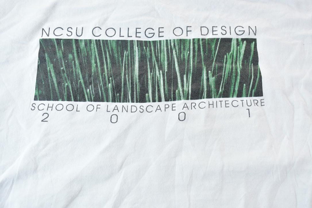 Vintage 2000s University Collegiate Graphic T-Shirt