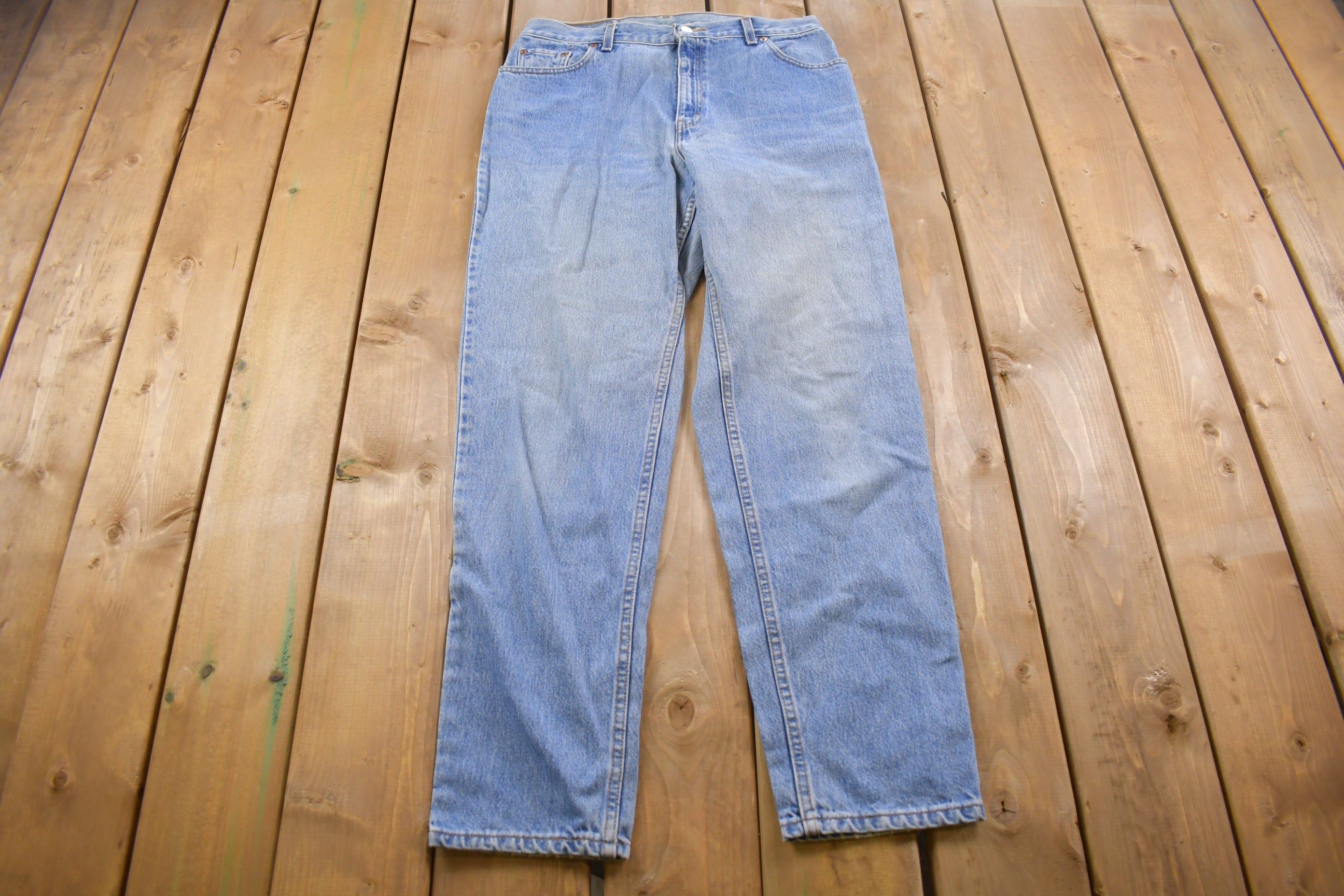 Vintage 1990s Levi's 550 Red Tab Jeans Size 32 x 32