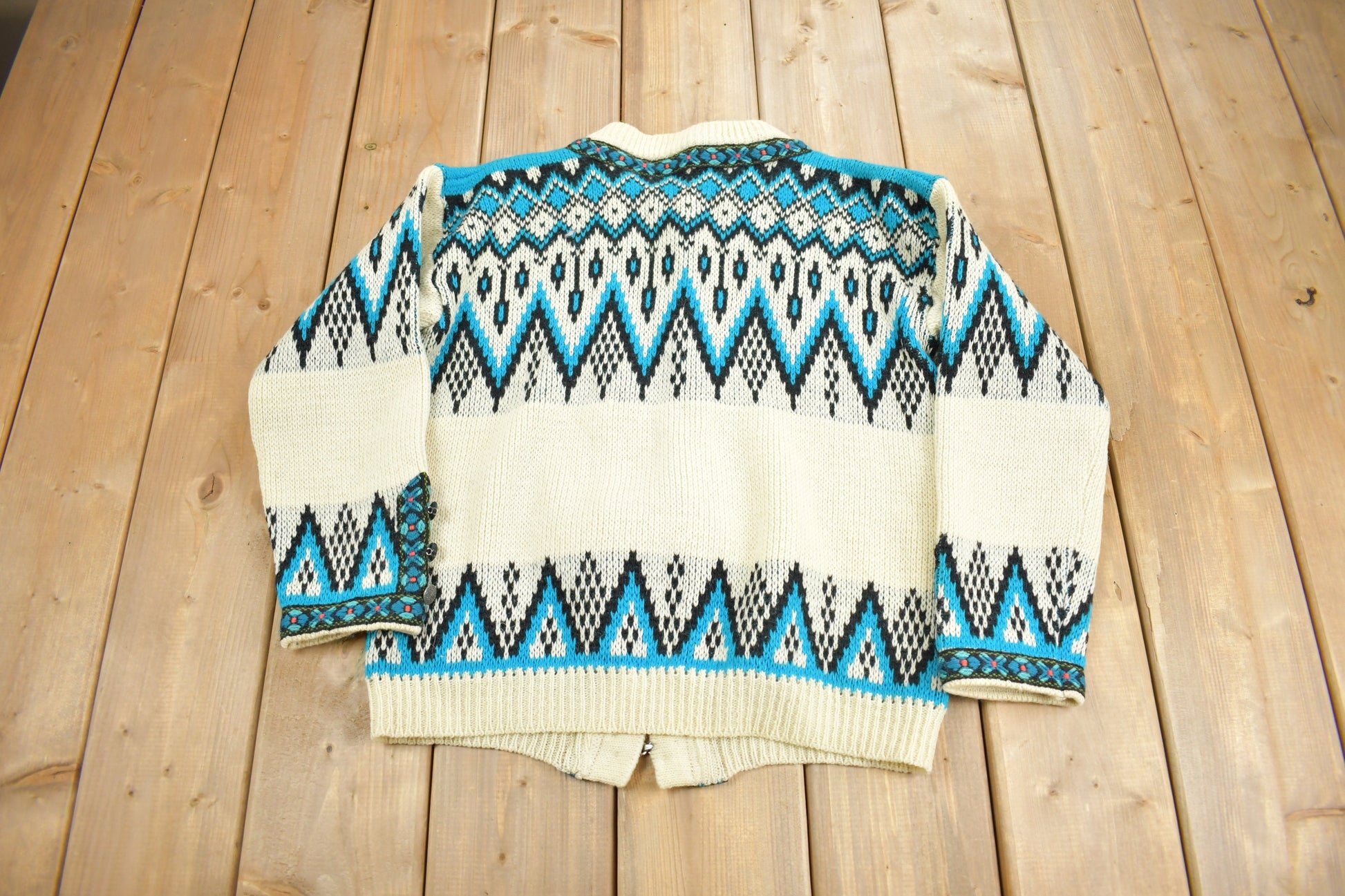 Vintage 1980s 100% Wool Knit Clasp Sweater