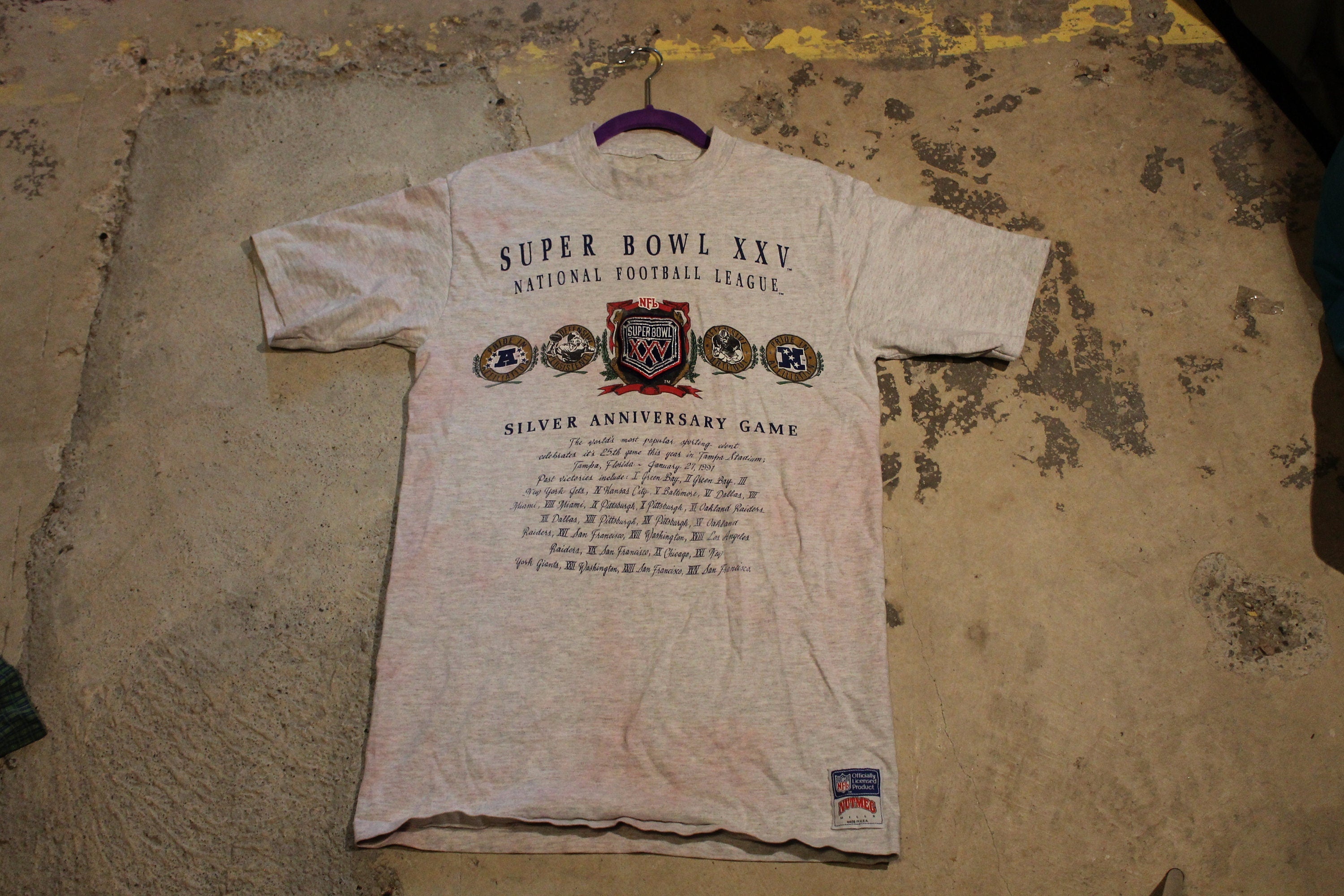 Vintage 1990s NFL Superbowl Graphic T-Shirt