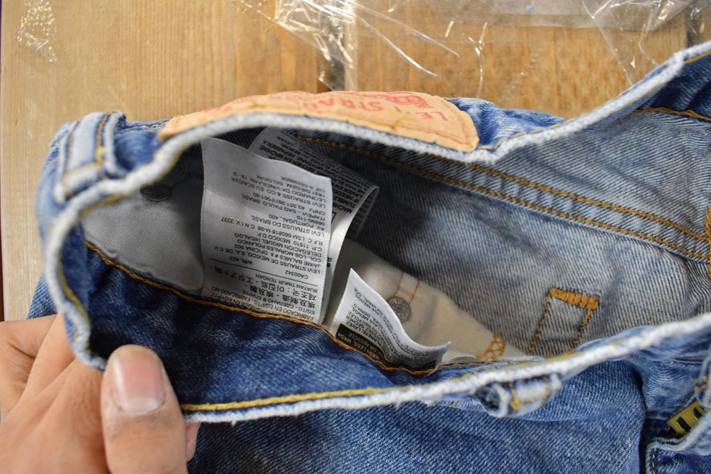 Vintage 2000s Levi's 514 Straight Fit Denim Jeans Men's 35 x 31