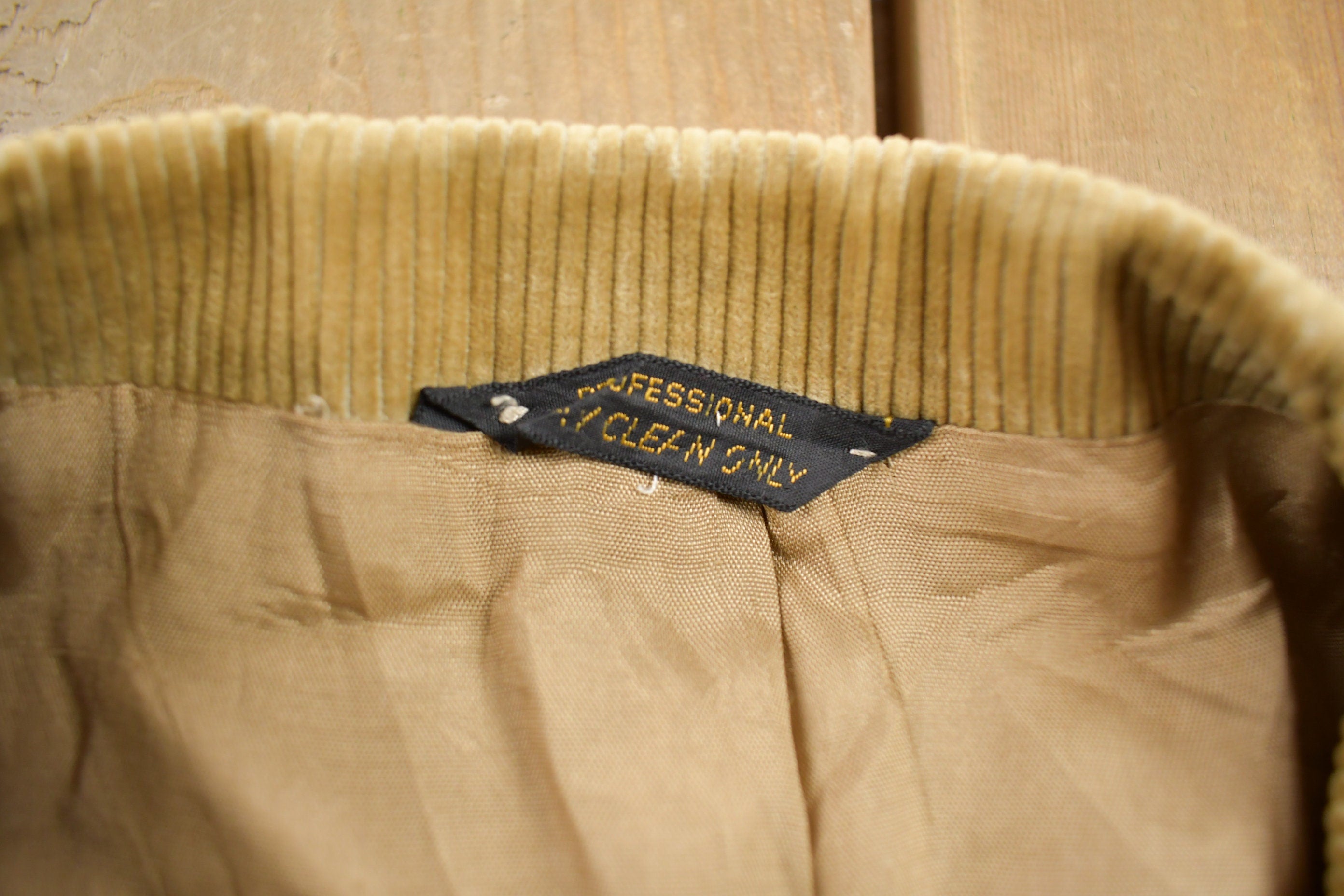 Vintage 1980s Levis Corduroy Beige Sportcoat