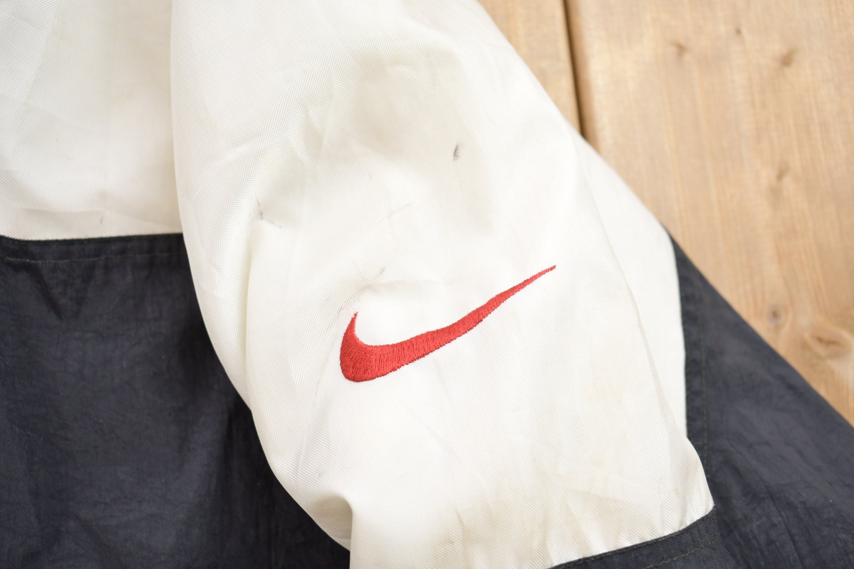 Vintage 1990s Nike Embroidered Swoosh Puffer Jacket