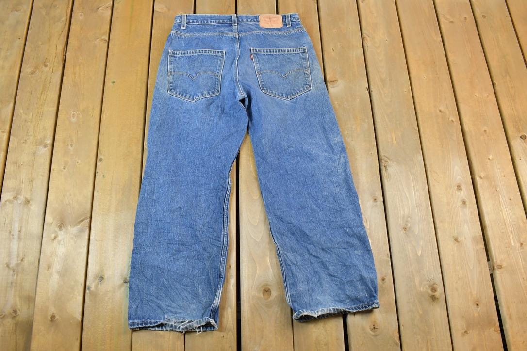 Vintage 1990s Levi Strauss 579 Red Tab Baggy Fit Denim Jeans Size 33 x 30