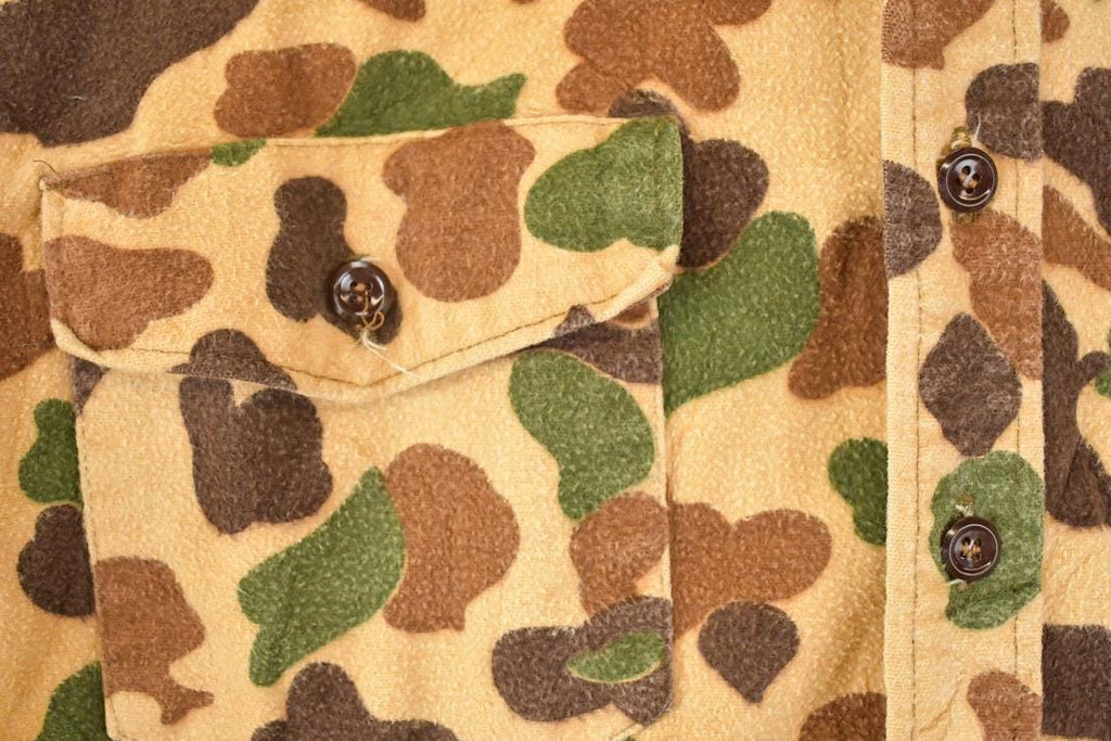 Vintage 1970s Duxbak Camo Button Up Shirt Men's L