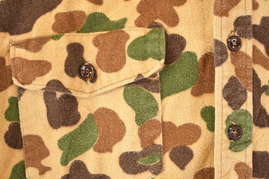 Vintage 1970s Duxbak Camo Button Up Shirt Men's L